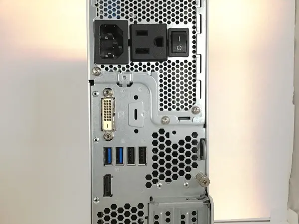 富士通 ESPRIMO D588/B(CPU：Core i5 9500 4.40GHz/メモリ：16GB/SSD