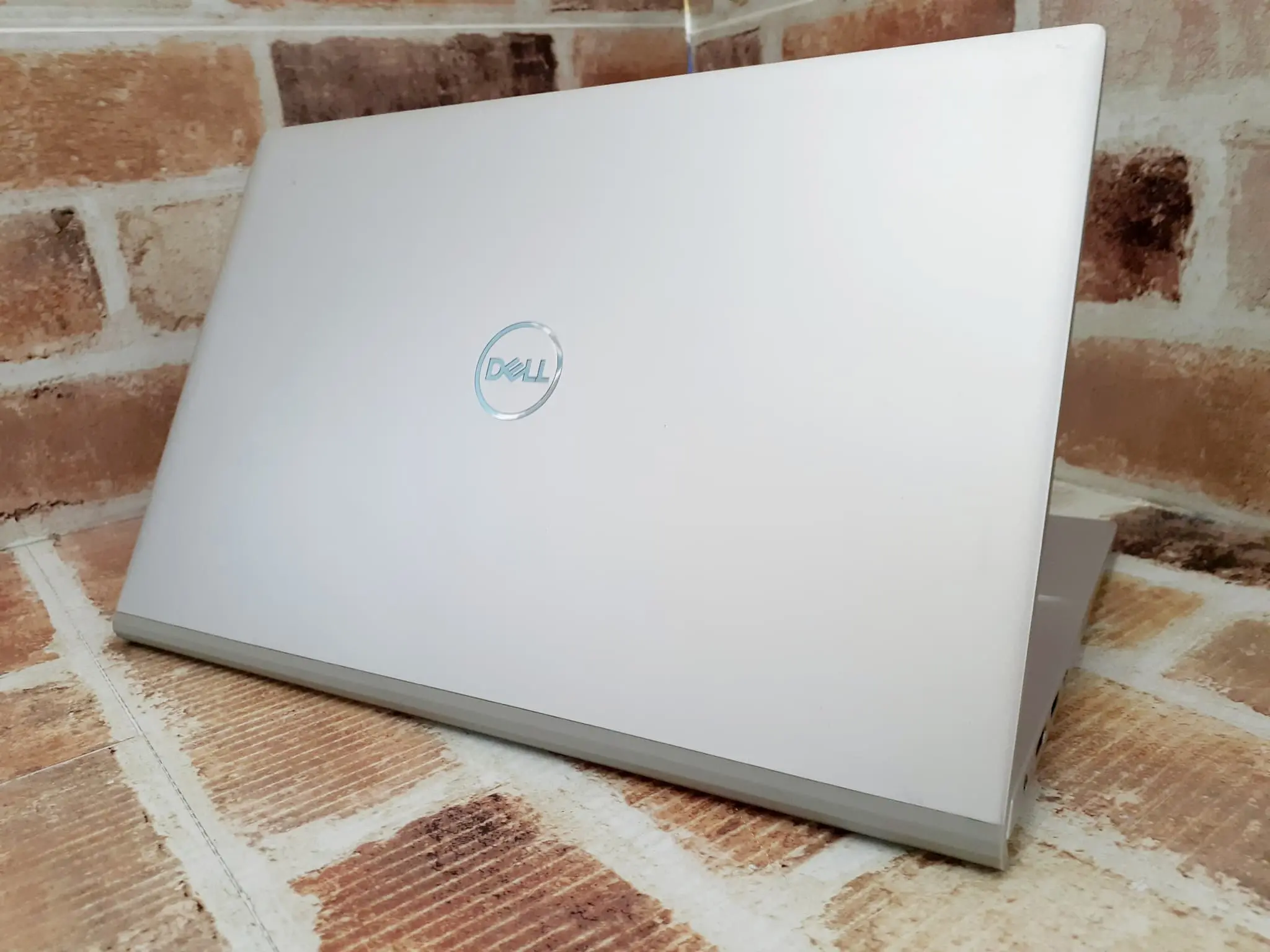 DELL 7300 P122G Core i7 1165G7 1.69GHz 11世代 16GB 512GB 13.3