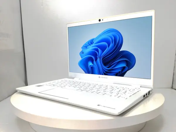 Dynabook（旧東芝）dynabook GX83/MWE（第10世代CPU）

