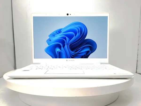 Dynabook（旧東芝）dynabook GX83/MWE(CPU：Core i7 10510U 4.9GHz