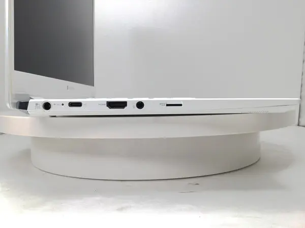 Dynabook（旧東芝）dynabook GX83/MWE(CPU：Core i7 10510U 4.9GHz