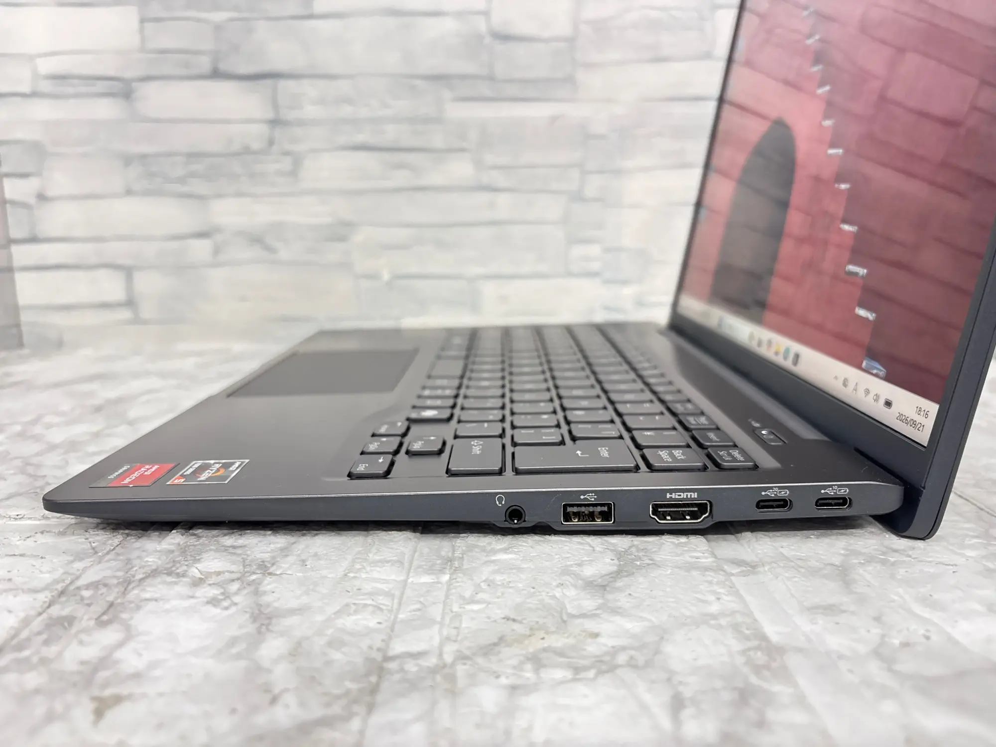 富士通 FMV M55-K3(Ryzen5-7535U 2.9GHz / メモリ:16GB / SSD:256B
