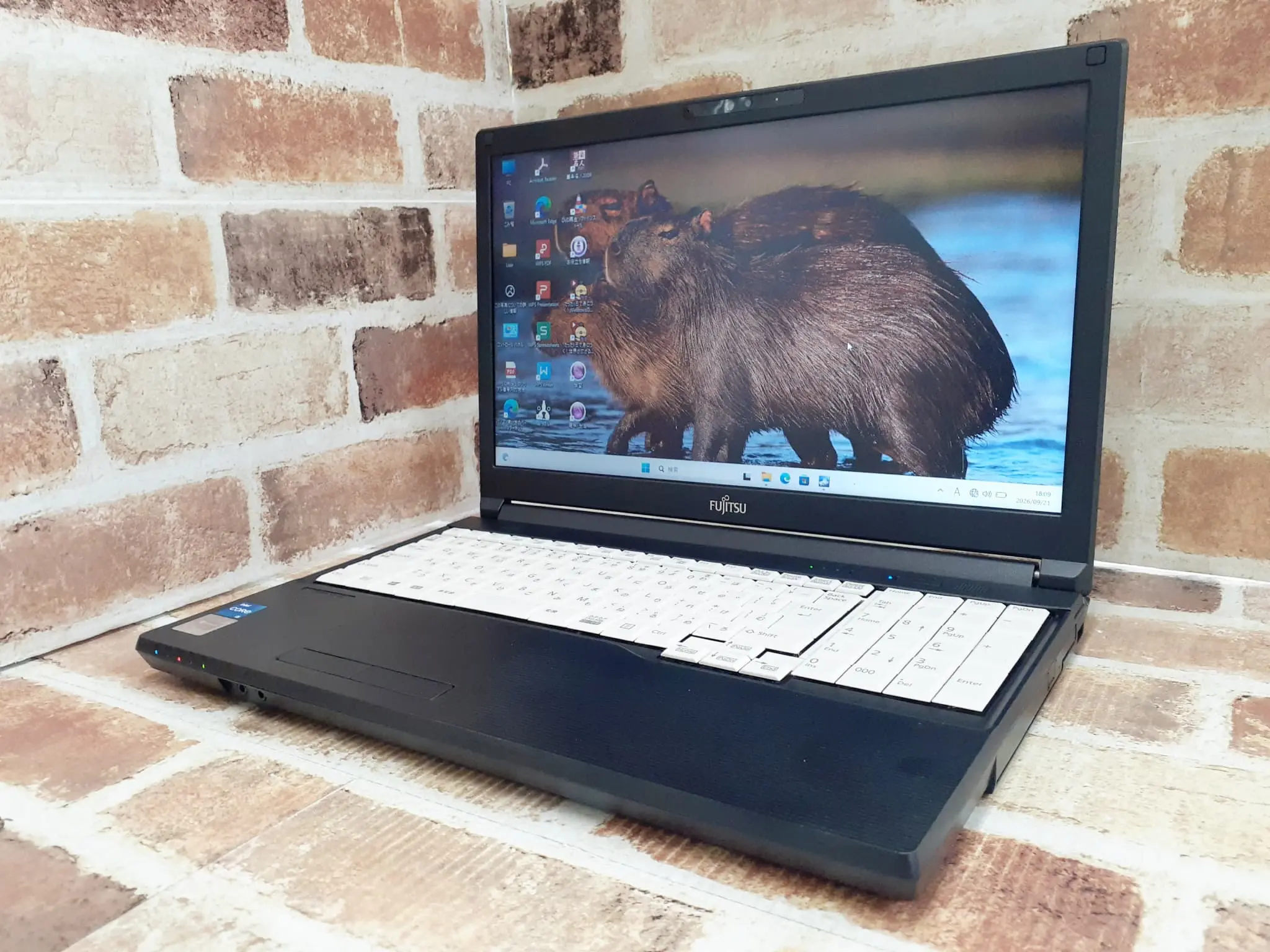 FUJITSU A5511/G i5 第11世代 メモリ16GB SSD512GB