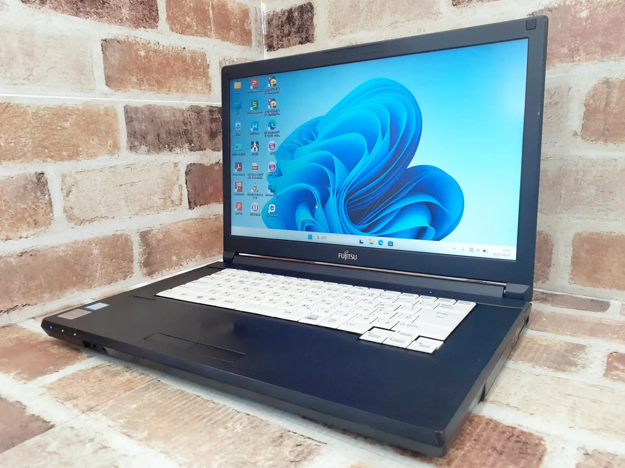 富士通 A579/A i5 第8世代
