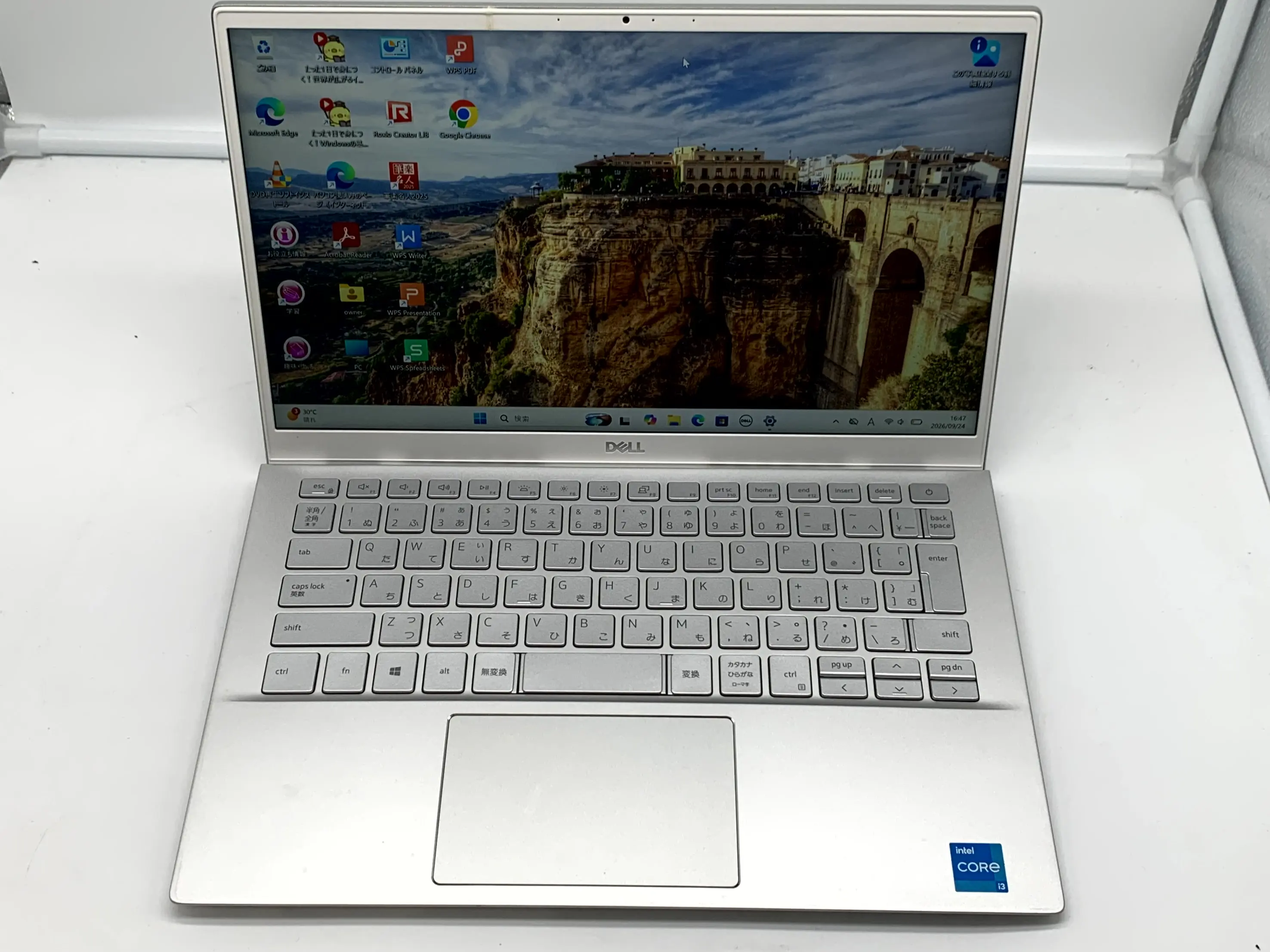 Inspiron 5301 P121G(CPU： Core i3 1115G4 3GHz/メモリ：8GB/SSD：256GB)