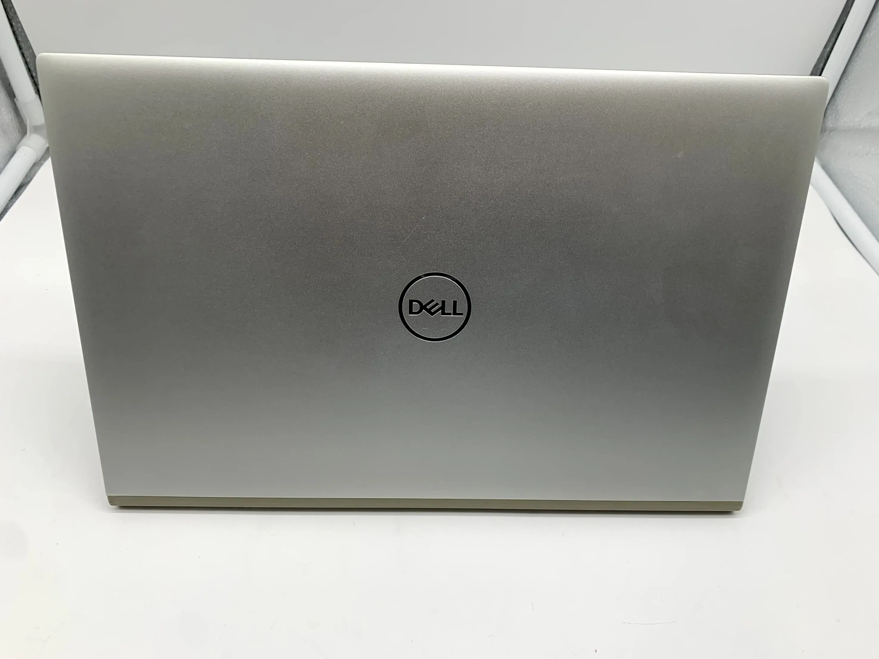 Inspiron 5301 P121G(CPU： Core i3 1115G4 3GHz/メモリ：8GB/SSD：256GB)