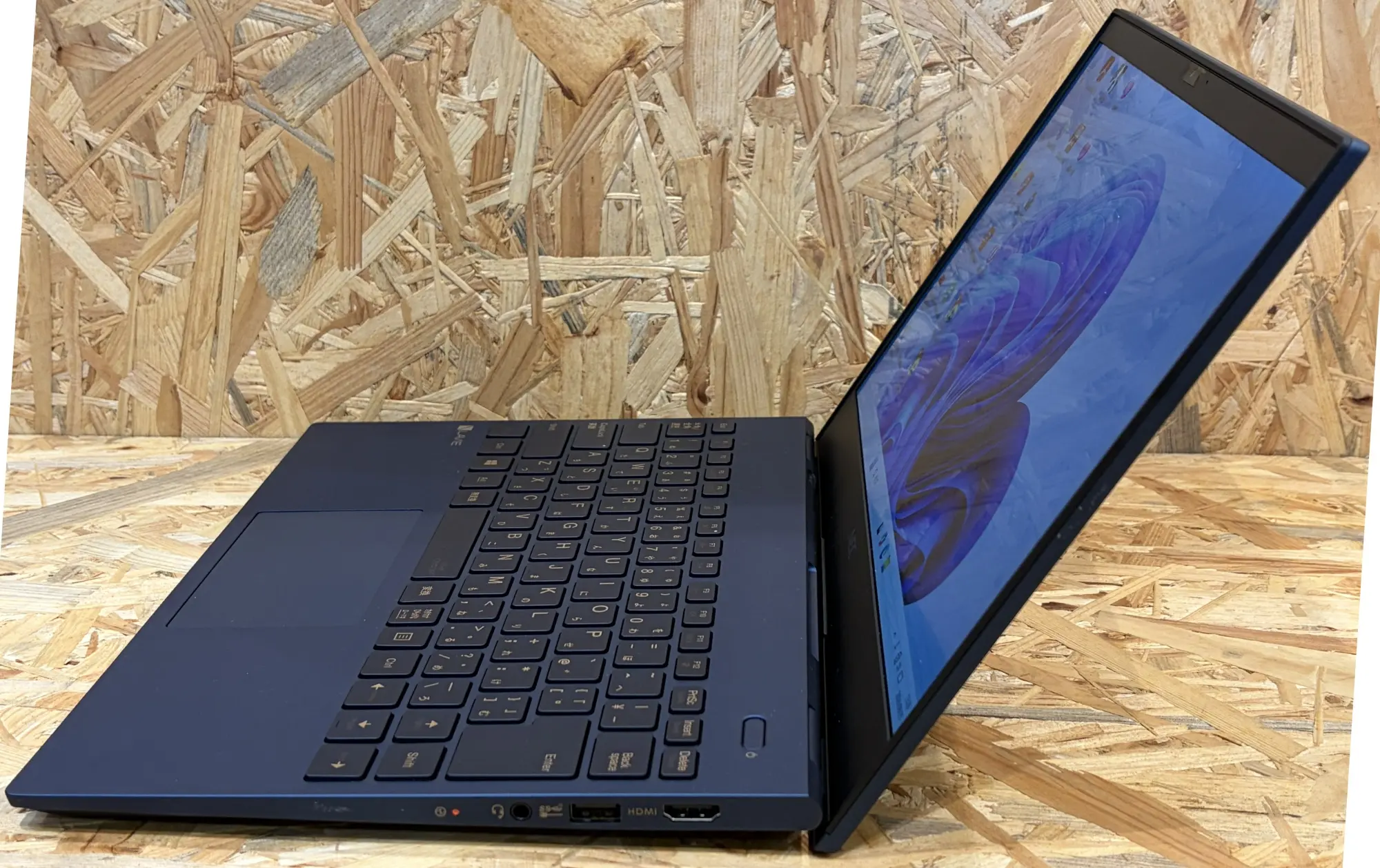 NEC PM750SAL-E3(CPU:Corei7 10510U 4.9GHz/8GB/ SSD:256GB )
