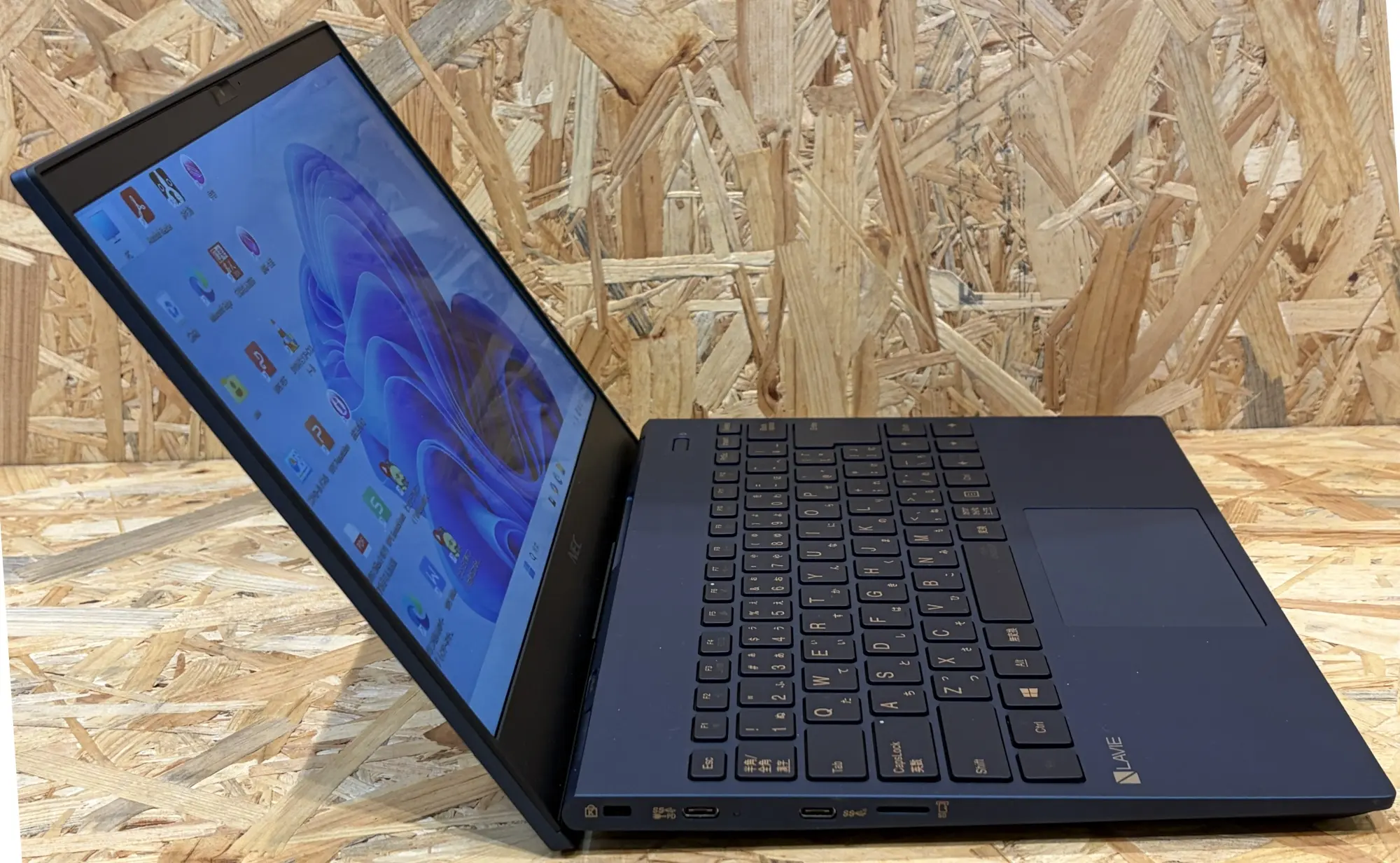 NEC PM750SAL-E3(CPU:Corei7 10510U 4.9GHz/8GB/ SSD:256GB )