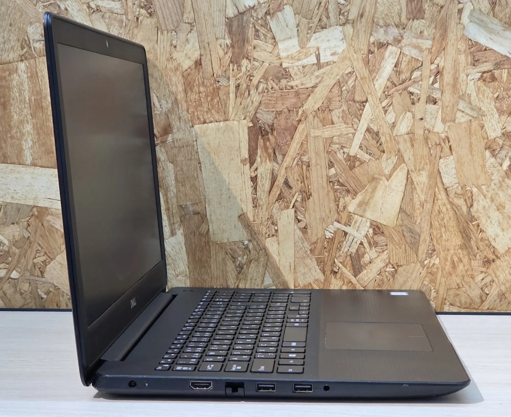 DELL Inspiron 5583（CPU：Core i7 8565U 4.6GHz(最大)/メモリ：16GB