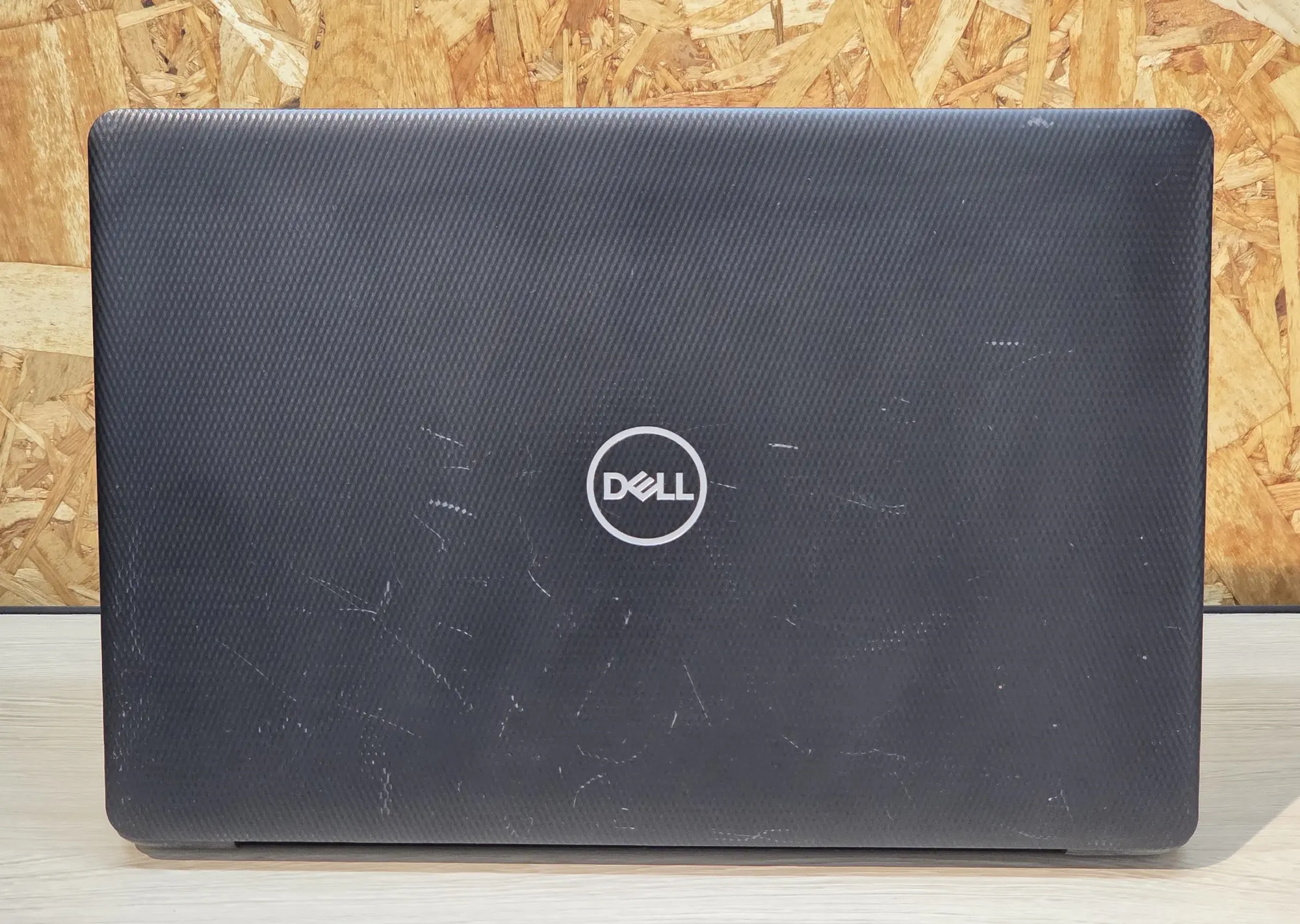 DELL Inspiron 5583（CPU：Core i7 8565U 4.6GHz(最大)/メモリ：16GB