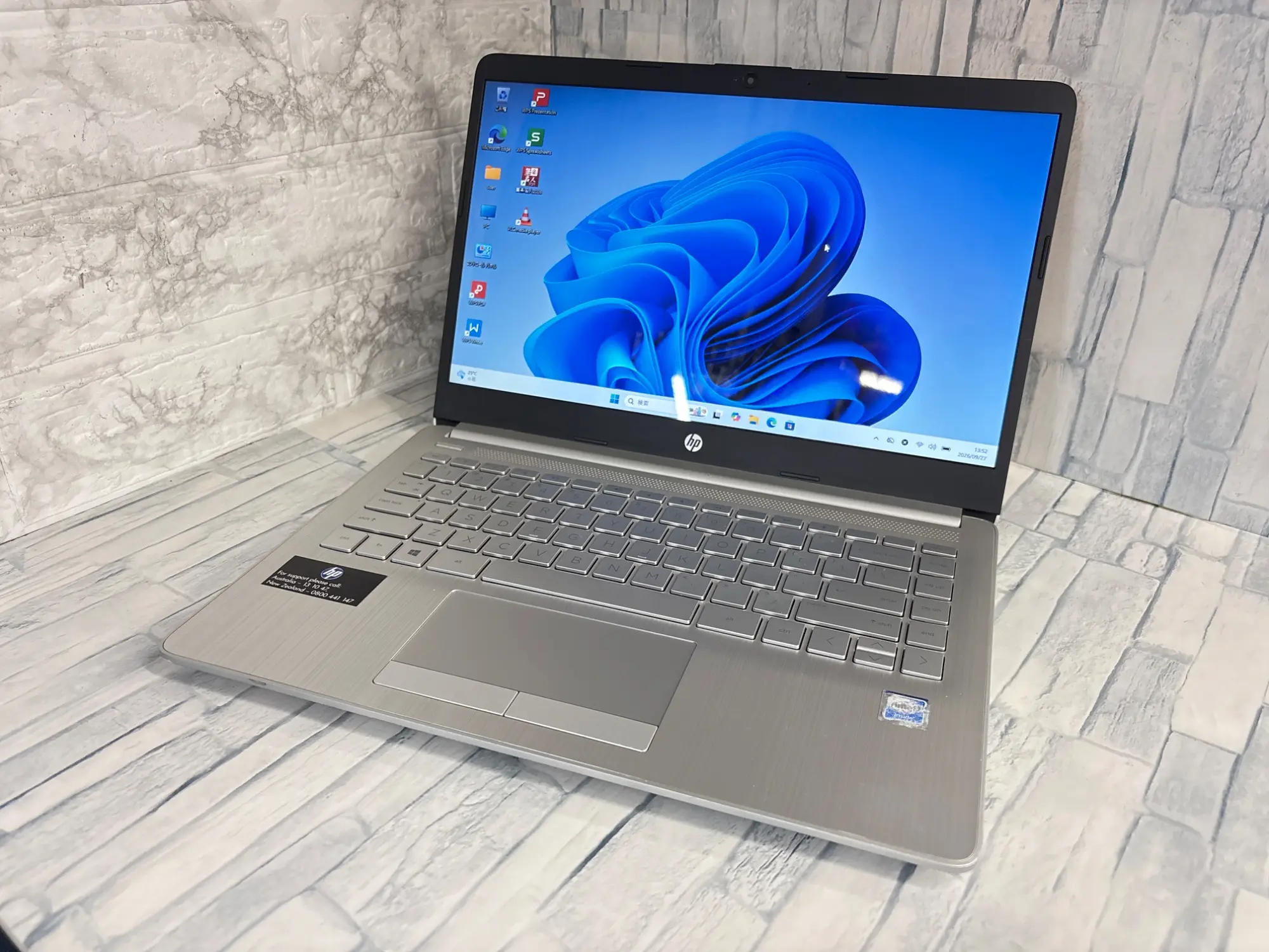 HP 14s-df0010TU(Celeron N4000 1.1GHz / メモリ:4GB / SSD 64GB)