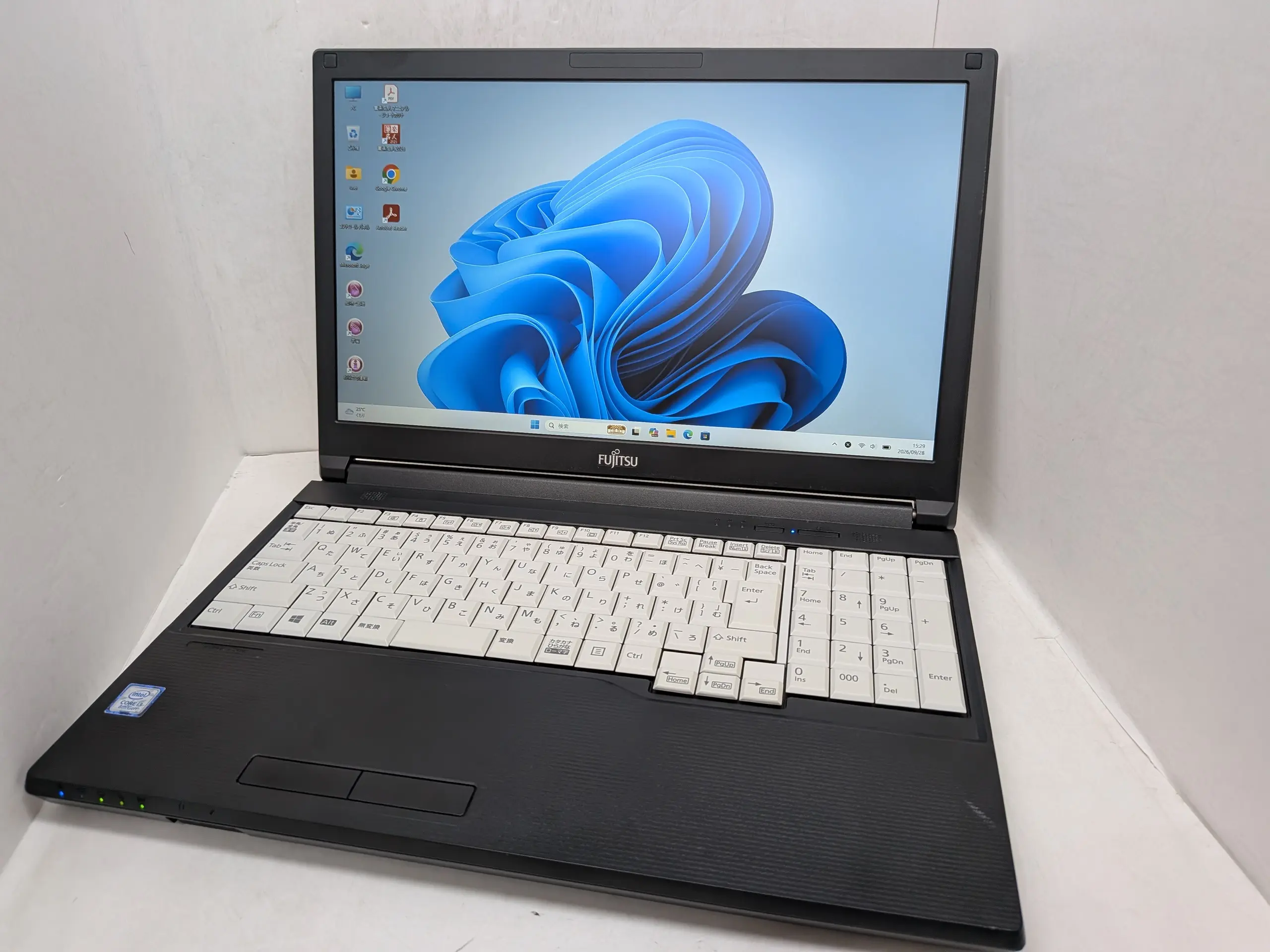 LIFEBOOK A579/C(CPU： Core i3 8145U 2.1GHz/メモリ：8GB/SSD：128GB)