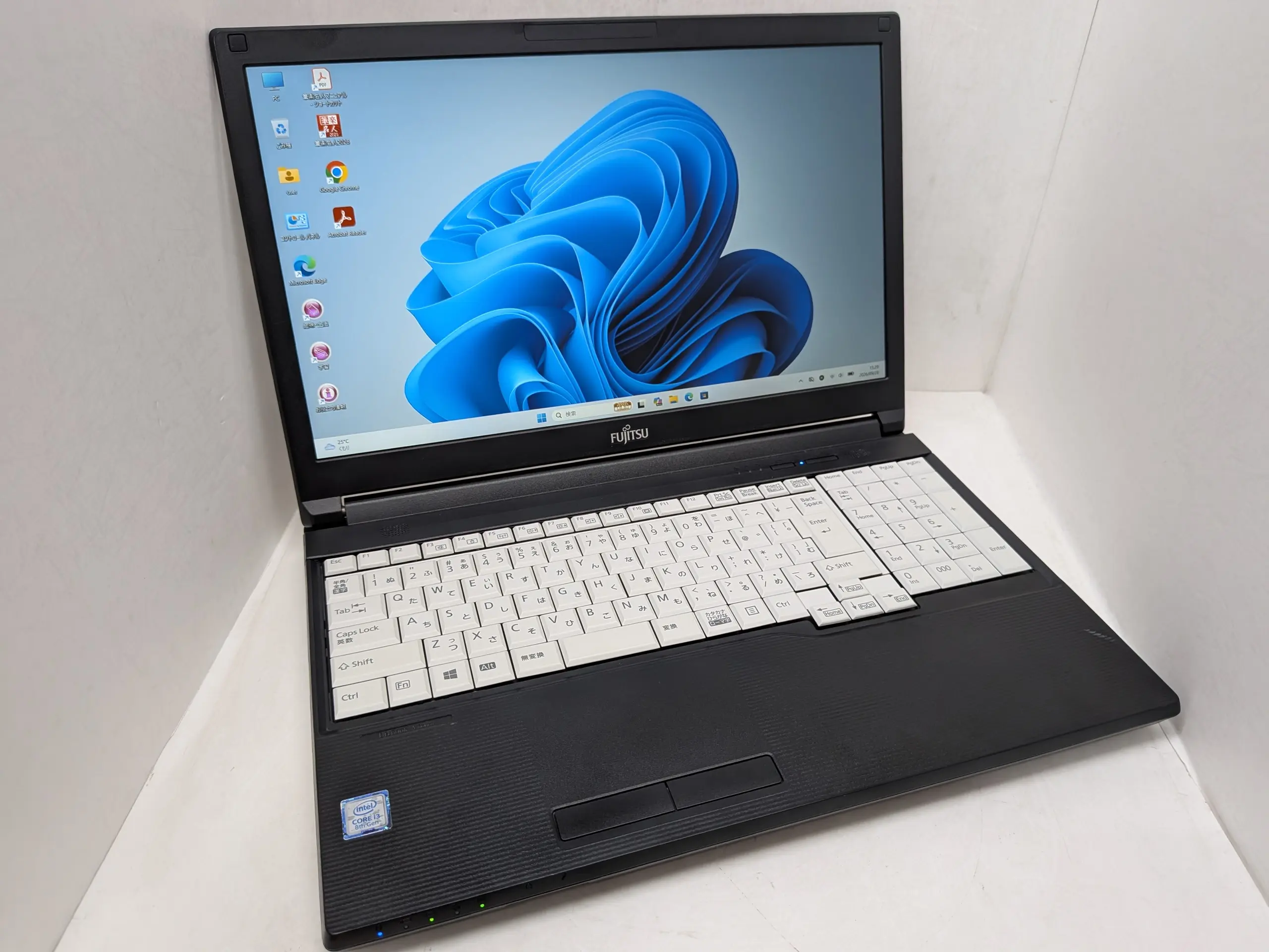 LIFEBOOK A579/C(CPU： Core i3 8145U 2.1GHz/メモリ：8GB/SSD：128GB)