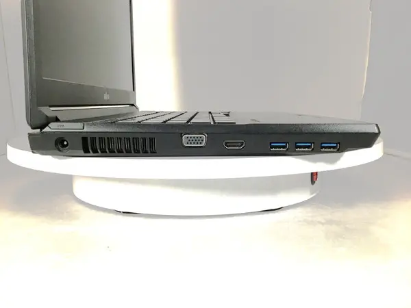 富士通 LIFEBOOK A5510/D（訳あり）(CPU:Core i5 10310U 4.4GHz/メモリ