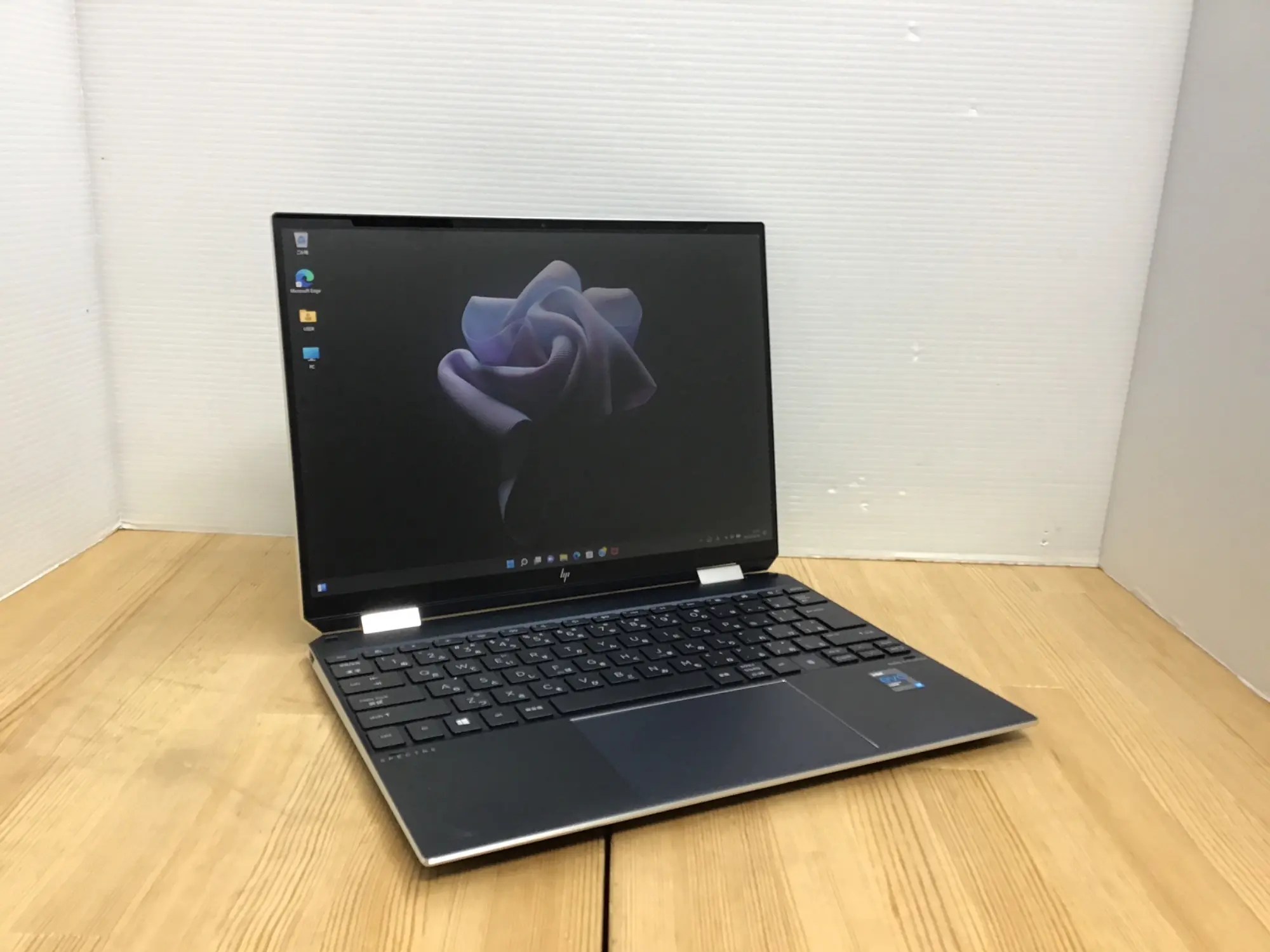 HP SPECTRE 14-ea0044TU