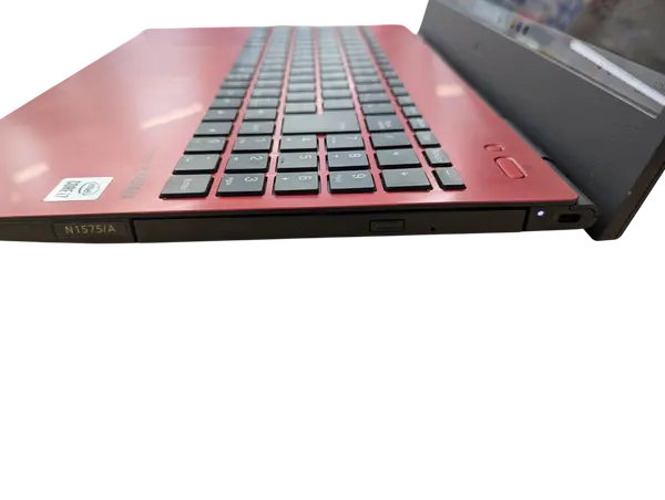NEC LAVIE N1575AAR（CPU:Core i7 10510U 1.8GHz/メモリ:8GB/SSD:512GB