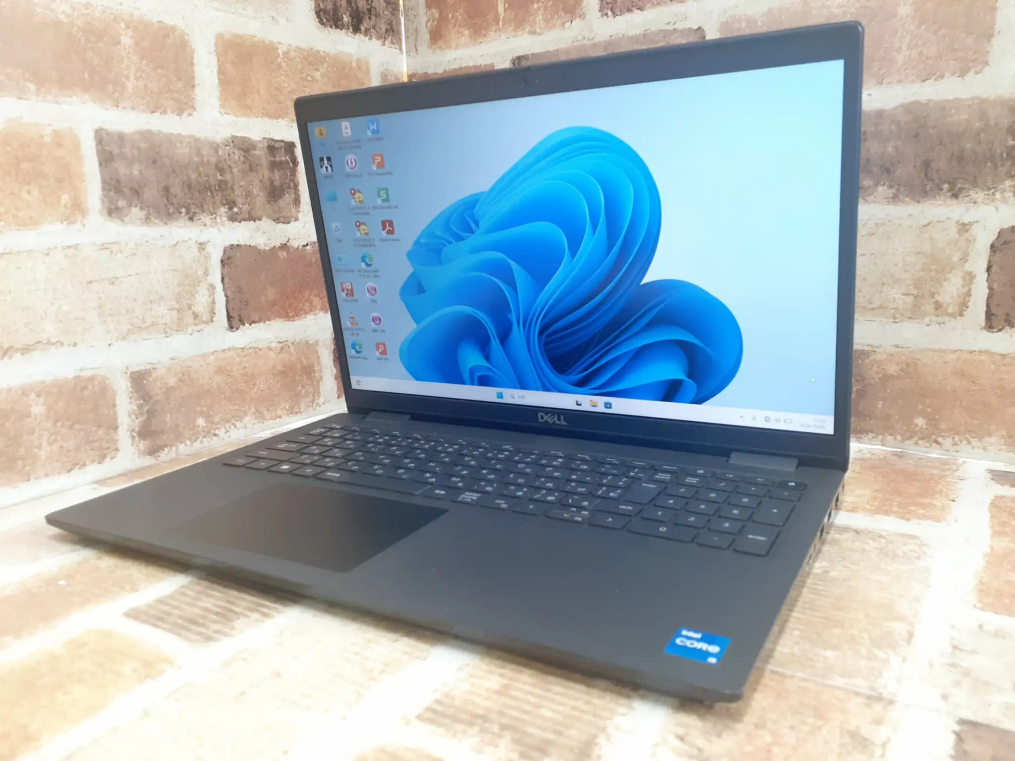 DELL Latitude 3520 i5 第11世代