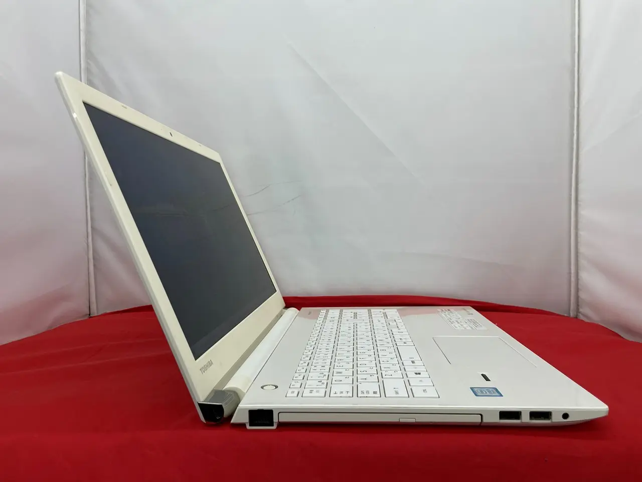 東芝ノートパソコン dynabook T55/NR/中古特価良品 東芝 dynabook T55/CW (Core i3 7100U 2.4GHz/8GB/SSD:128B) Windows10