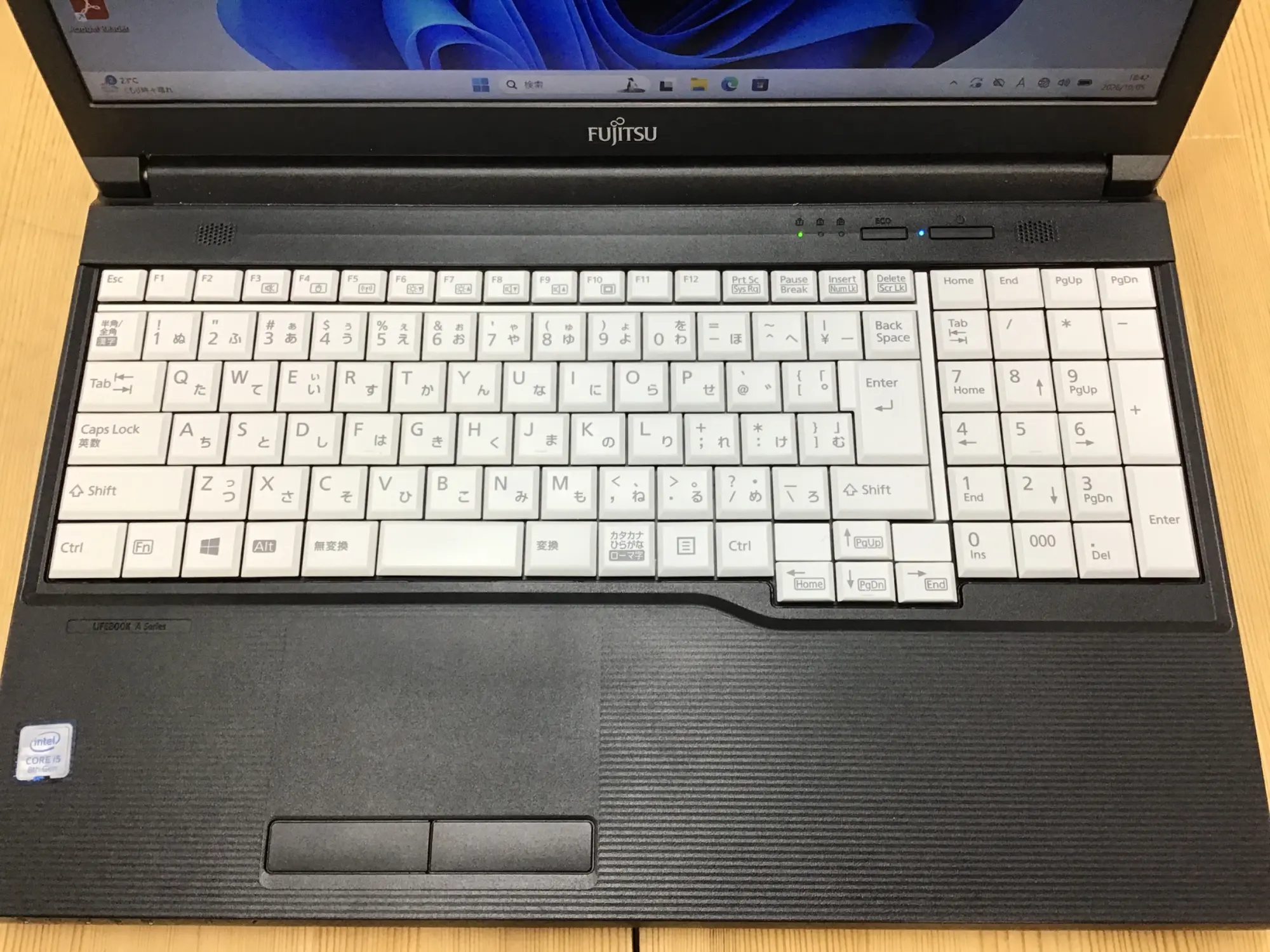 富士通 LIFEBOOK A579/B(CPU：Core i5 8265U 1.6GHz/メモリ：16GB/SSD