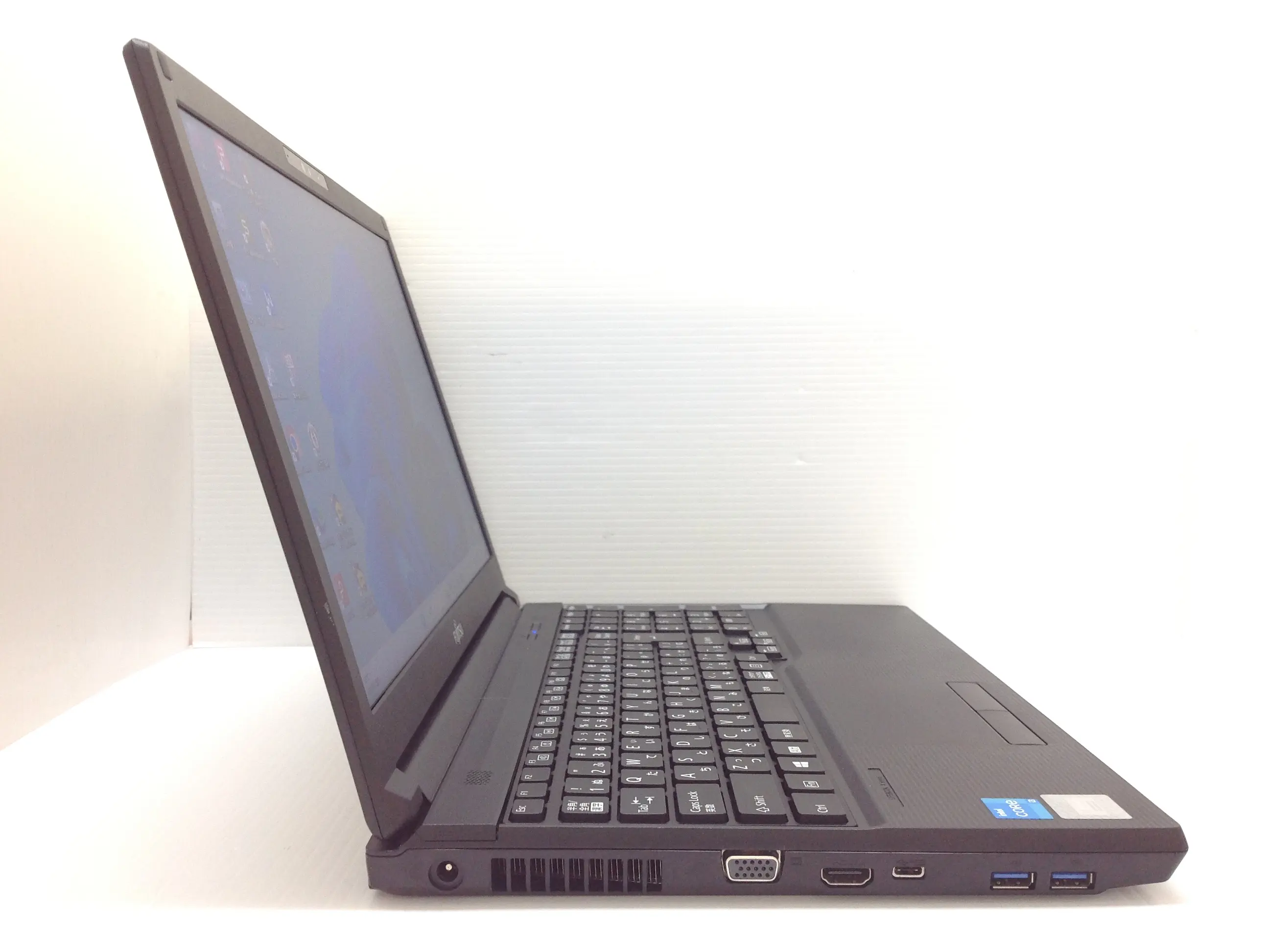 富士通 LIFEBOOK A5511/G (第11世代CPU) メモリ16GB・SSDモデル