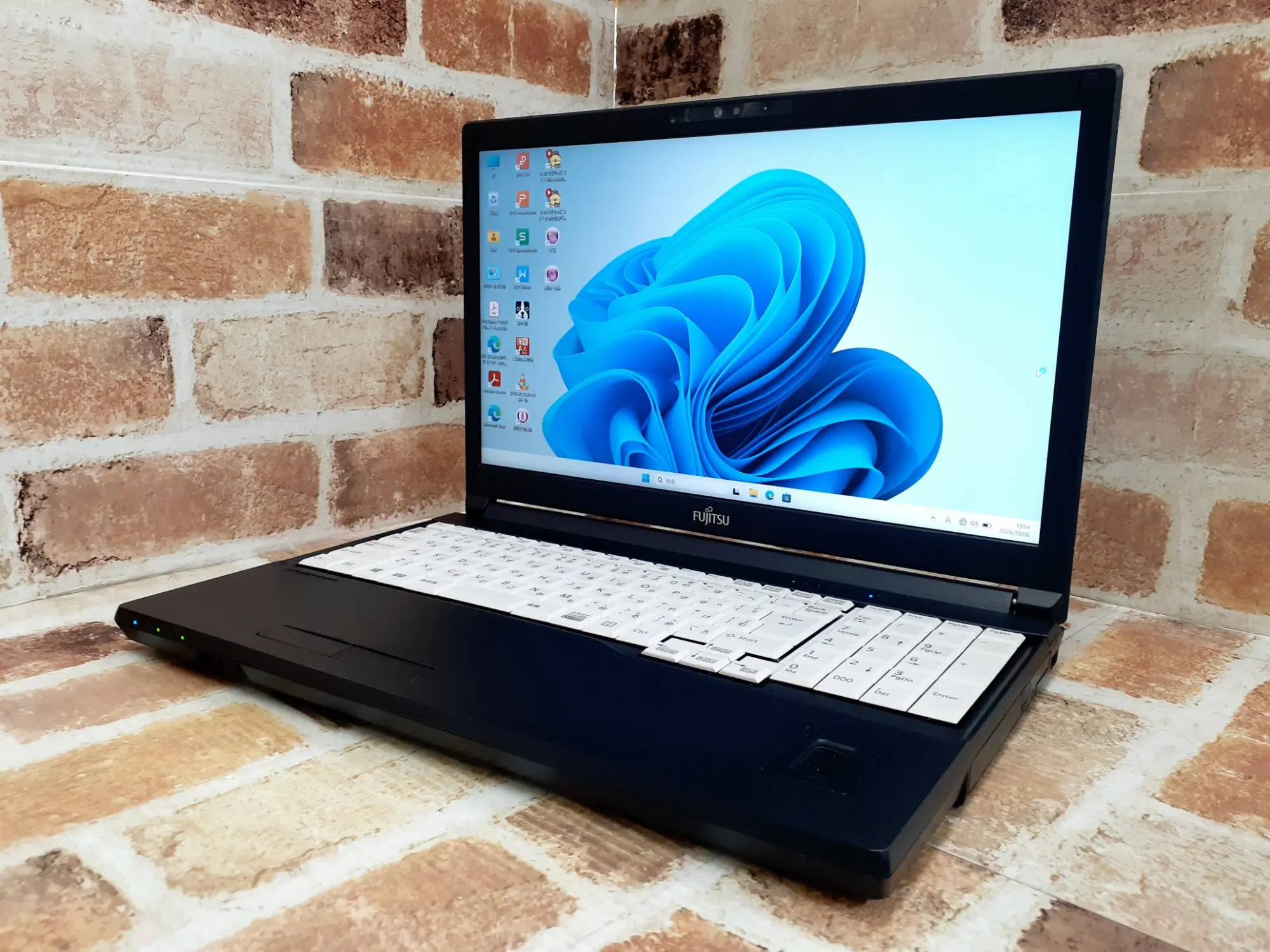 富士通 A5510/F i5 第10世代