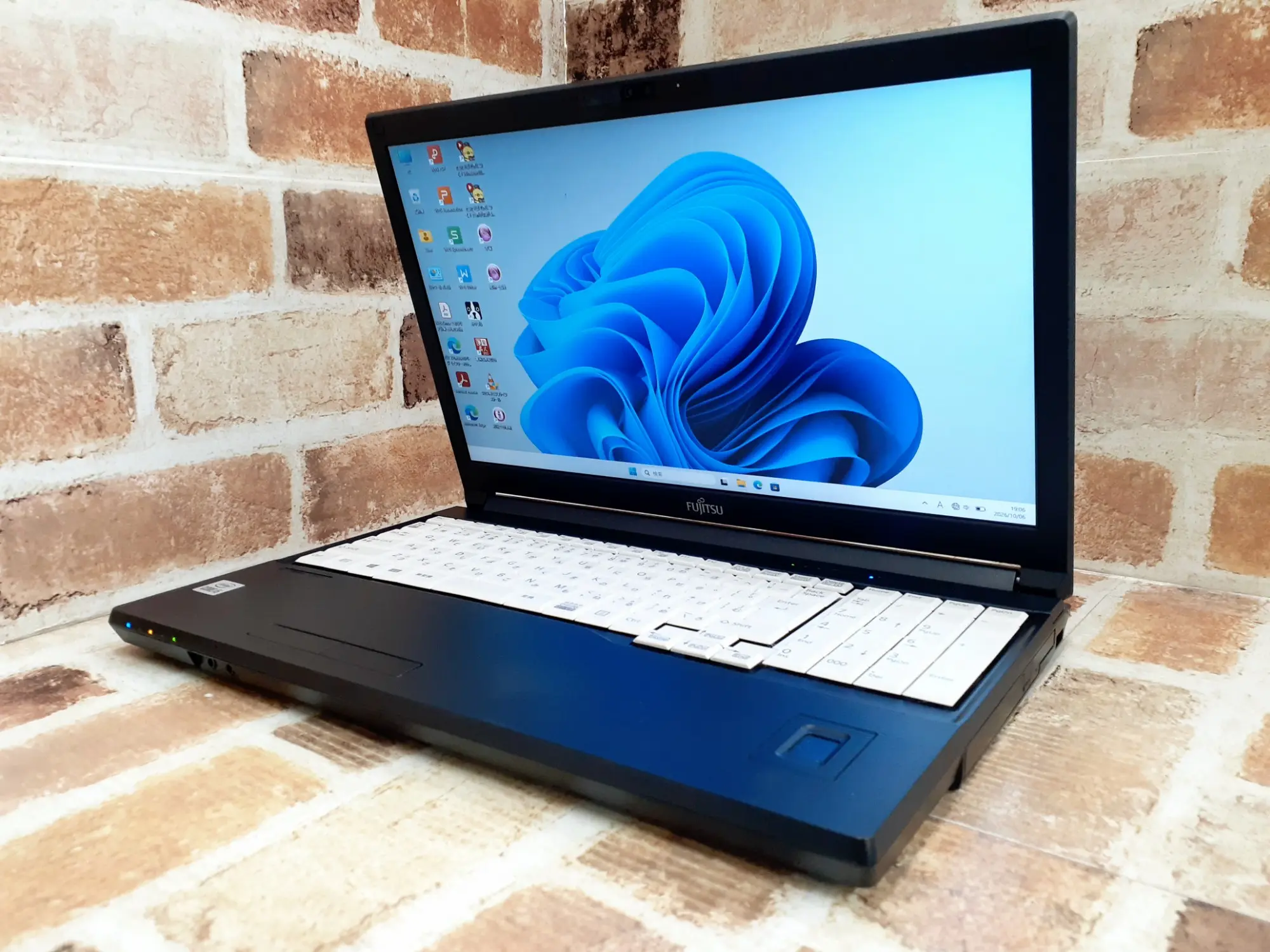 富士通 A5510/F i5 第10世代 メモリ16GB