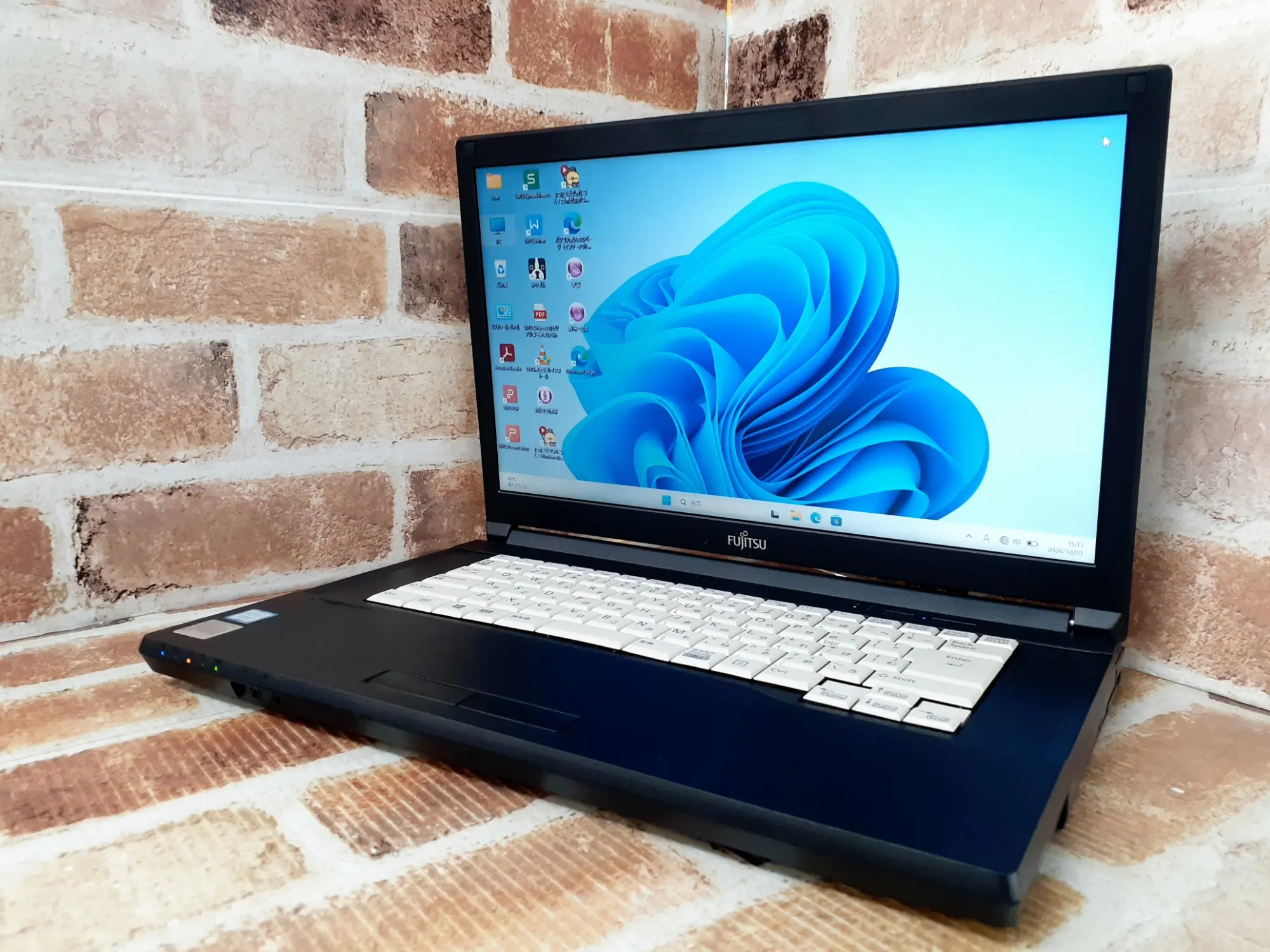 富士通 A579/A i5 第8世代
