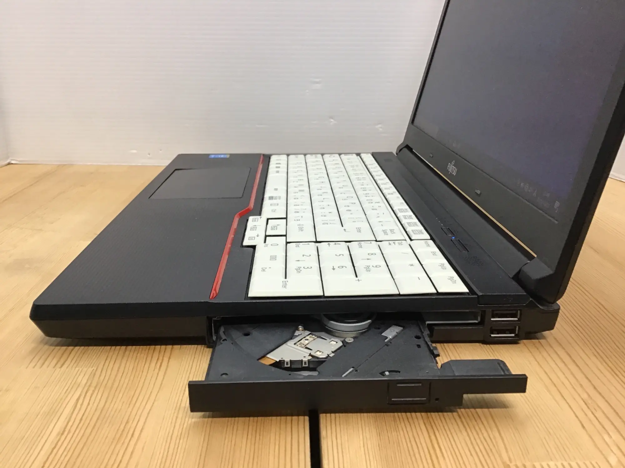 富士通 LIFEBOOK A574/M(Core i5 4210M 2.6GHz/8GB/SSD256GB)SSD搭載で