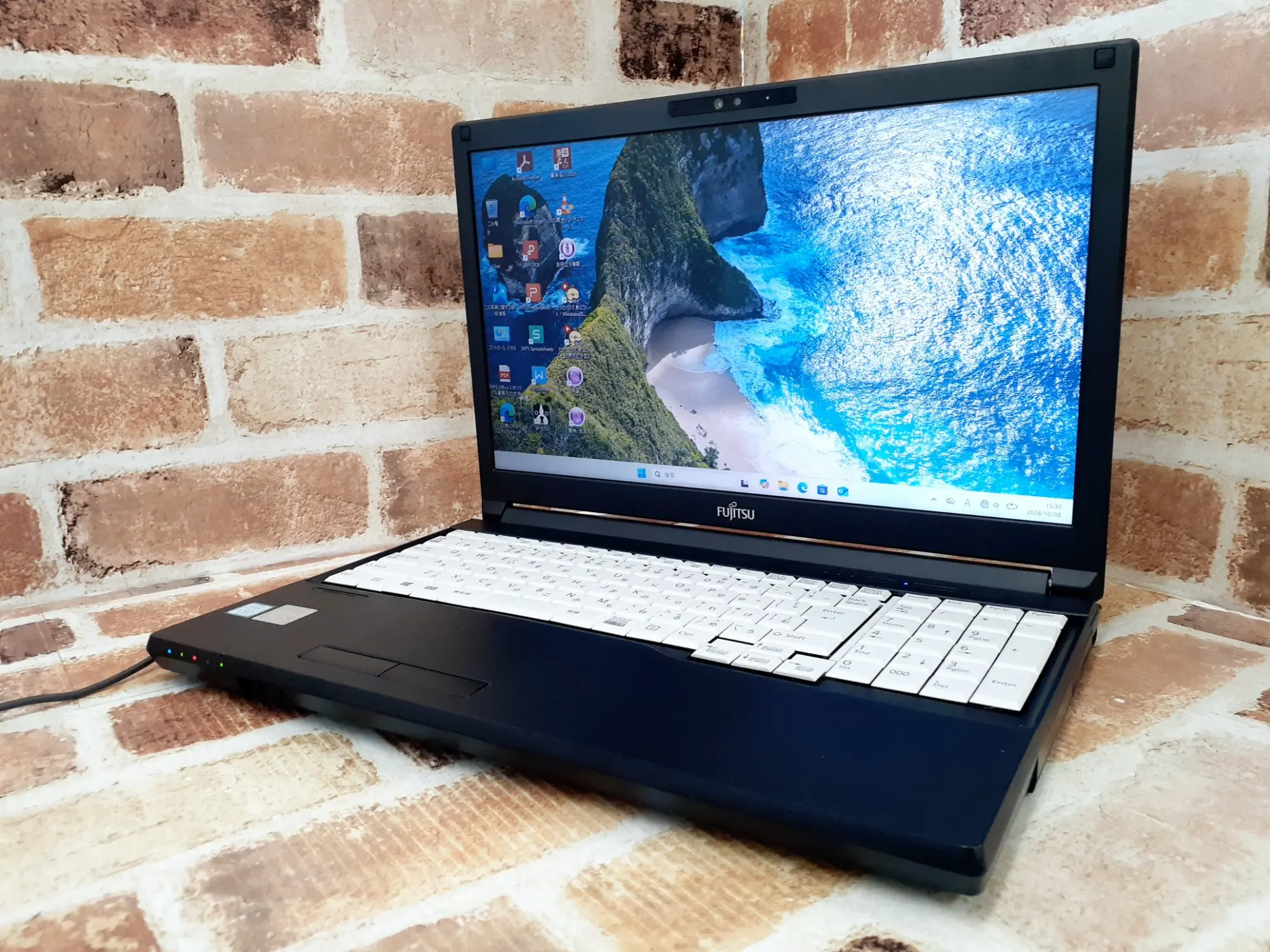 富士通 A579/A i5 第8世代