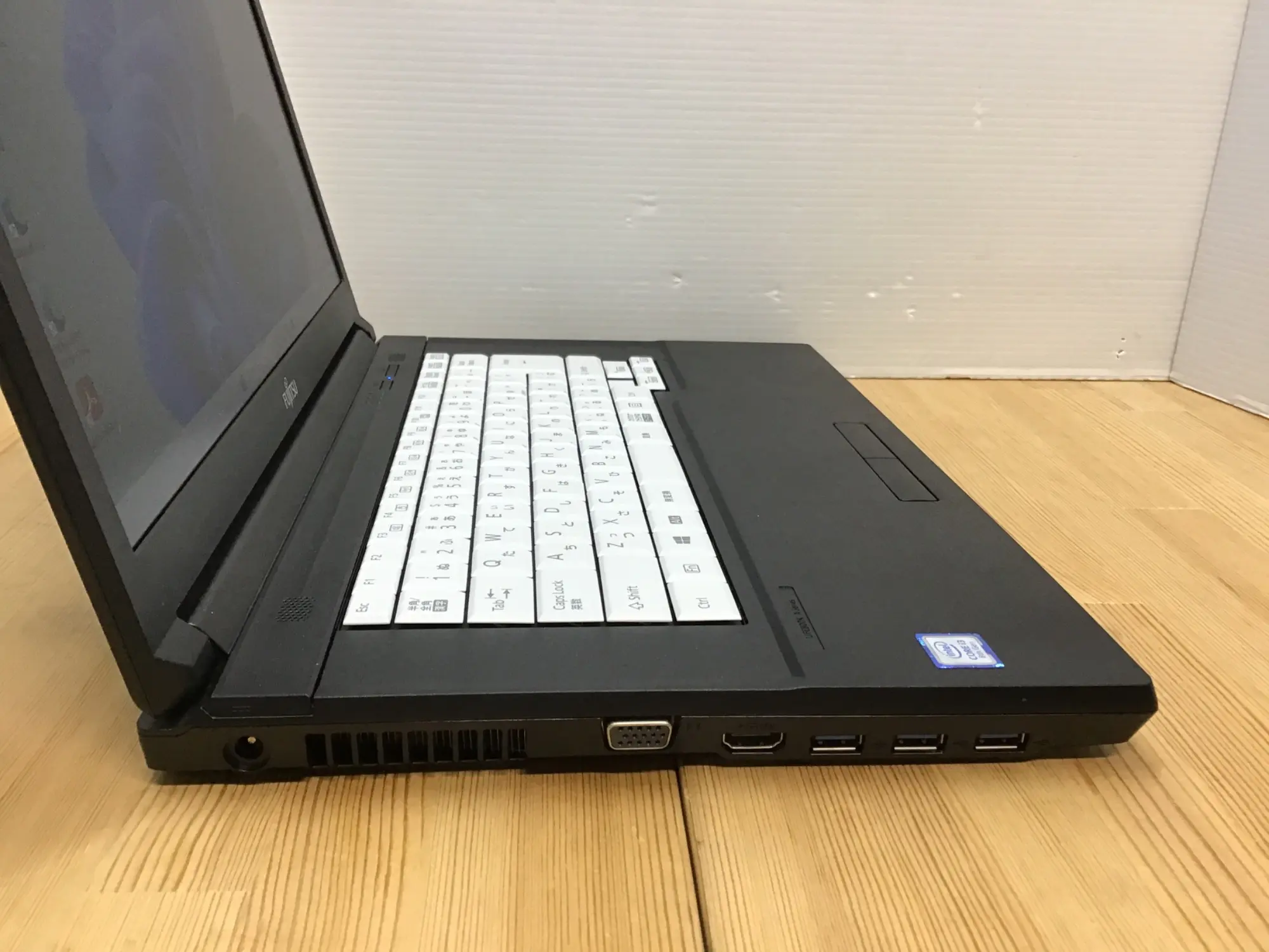 富士通 LIFEBOOK A579/B(Core i3 8145U 2.1GHz/8GB/SSD256GB)☆メモリ