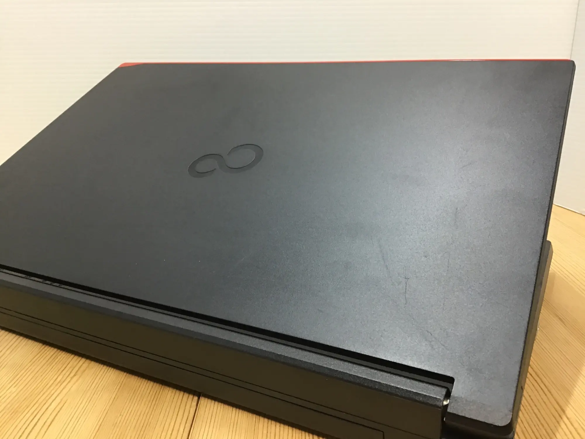 富士通 LIFEBOOK A579/B(Core i3 8145U 2.1GHz/8GB/SSD256GB)☆メモリ