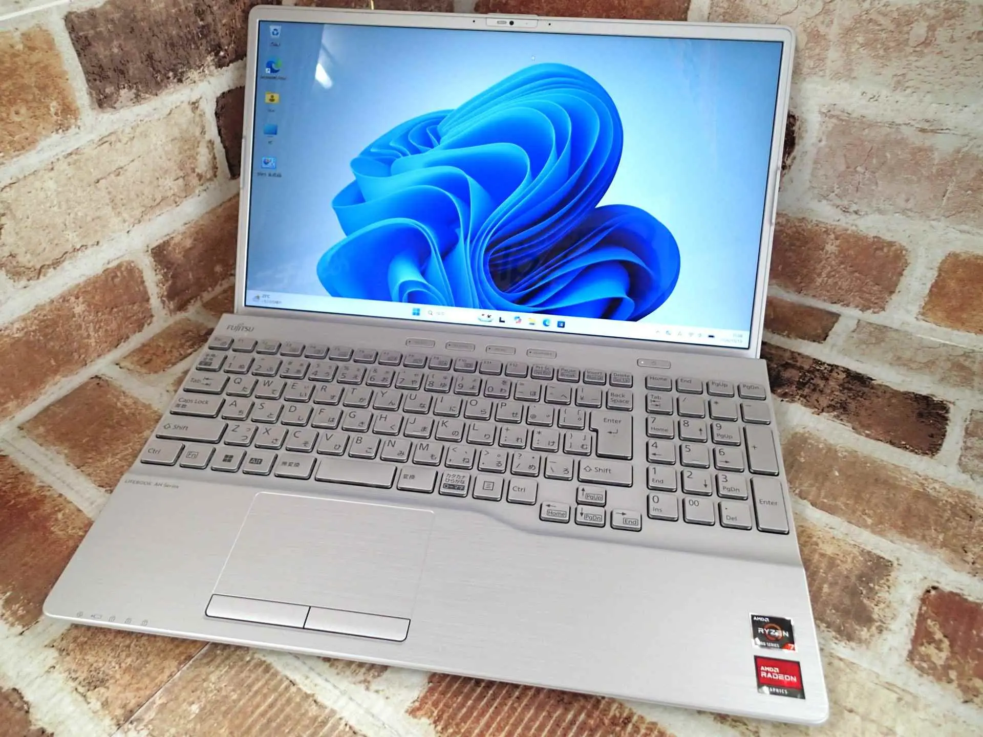 LIFEBOOK AH50/G2 Ryzen7 5700U Zen2世代 メモリ16GB