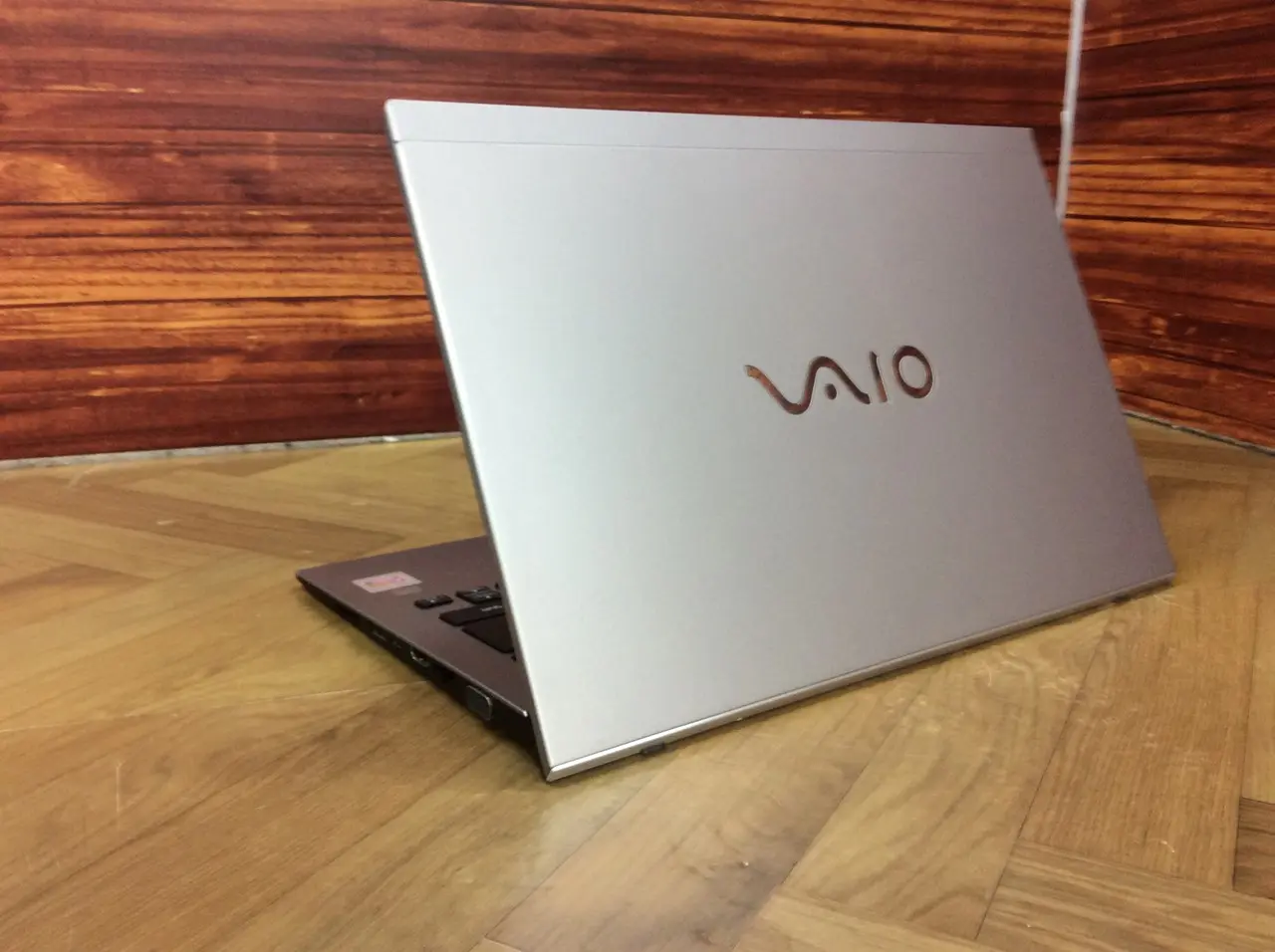 VAIO Pro PG 13(CPU： Core i5 1035G1 1GHz/メモリ：8GB/SSD：256GB)