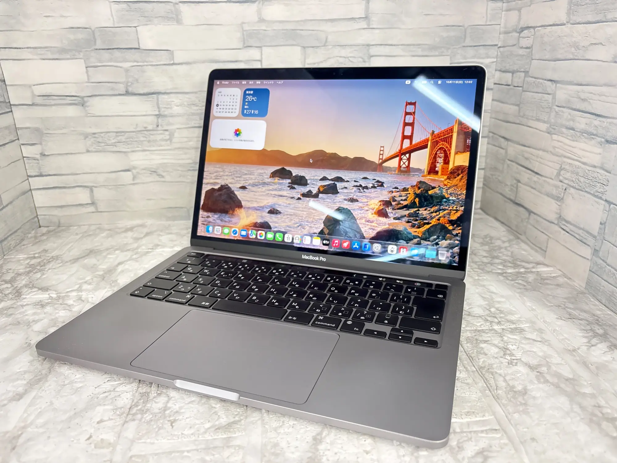 Apple MacBookPro MYD82J/A( Apple M1チップ /16GB/SSD 256GB)