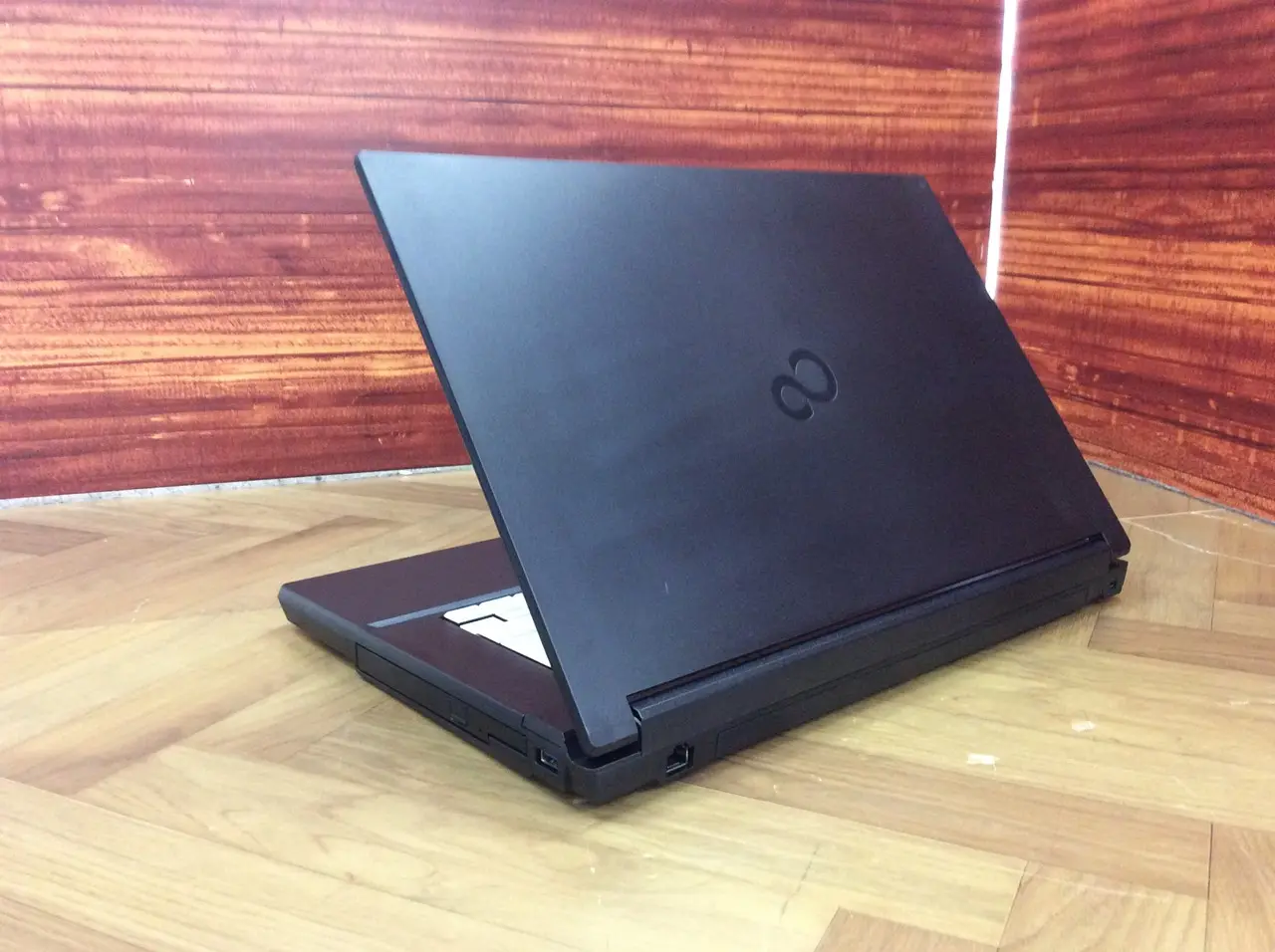 LIFEBOOK A5513/R(CPU： Core i5 1345U 2.5GHz/メモリ：16GB/SSD：256GB)