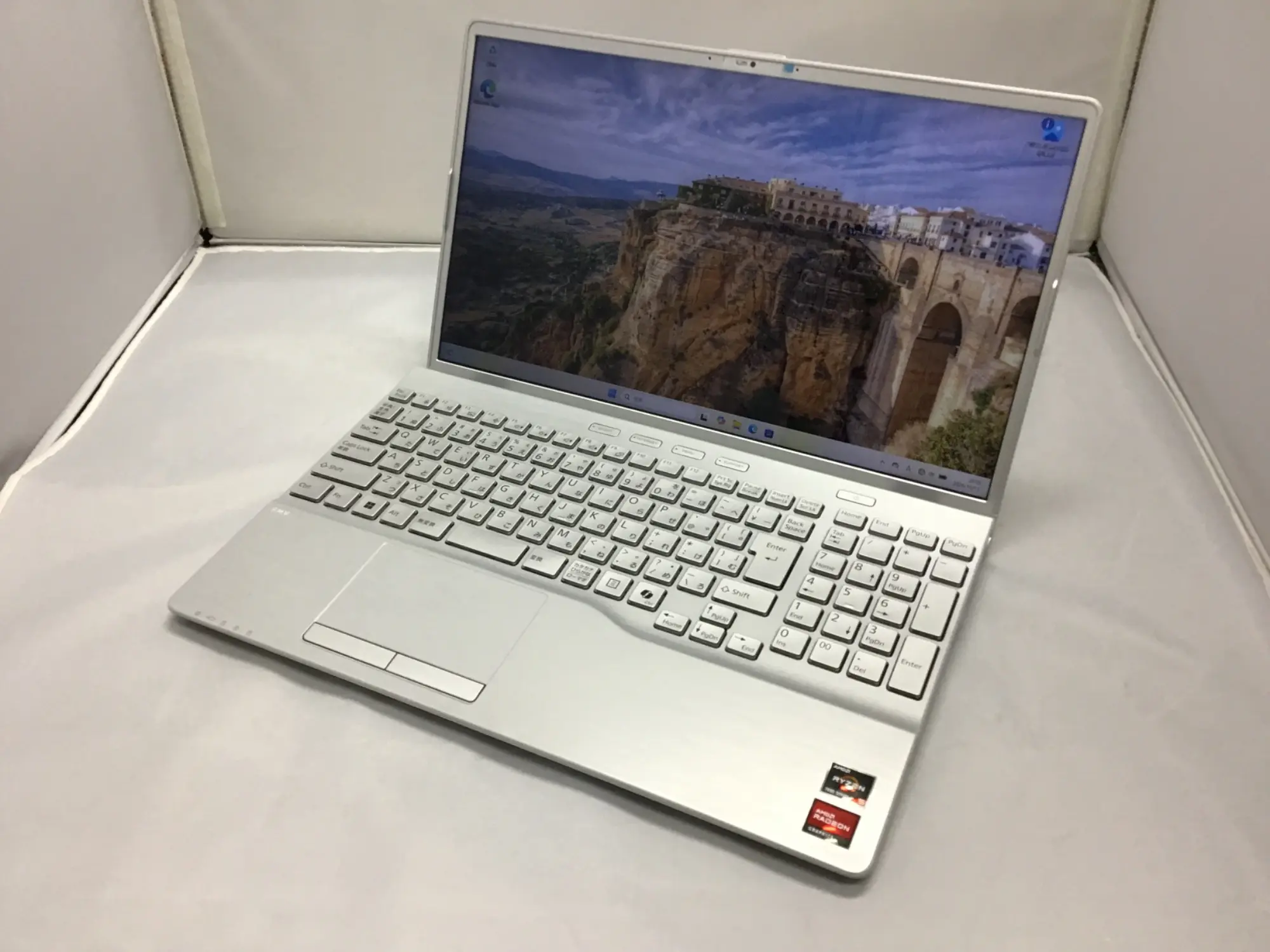 富士通 FMV A500-K3 (Ryzen 5 7430U 2.3GHz/メモリ16GB/SSD256GB)