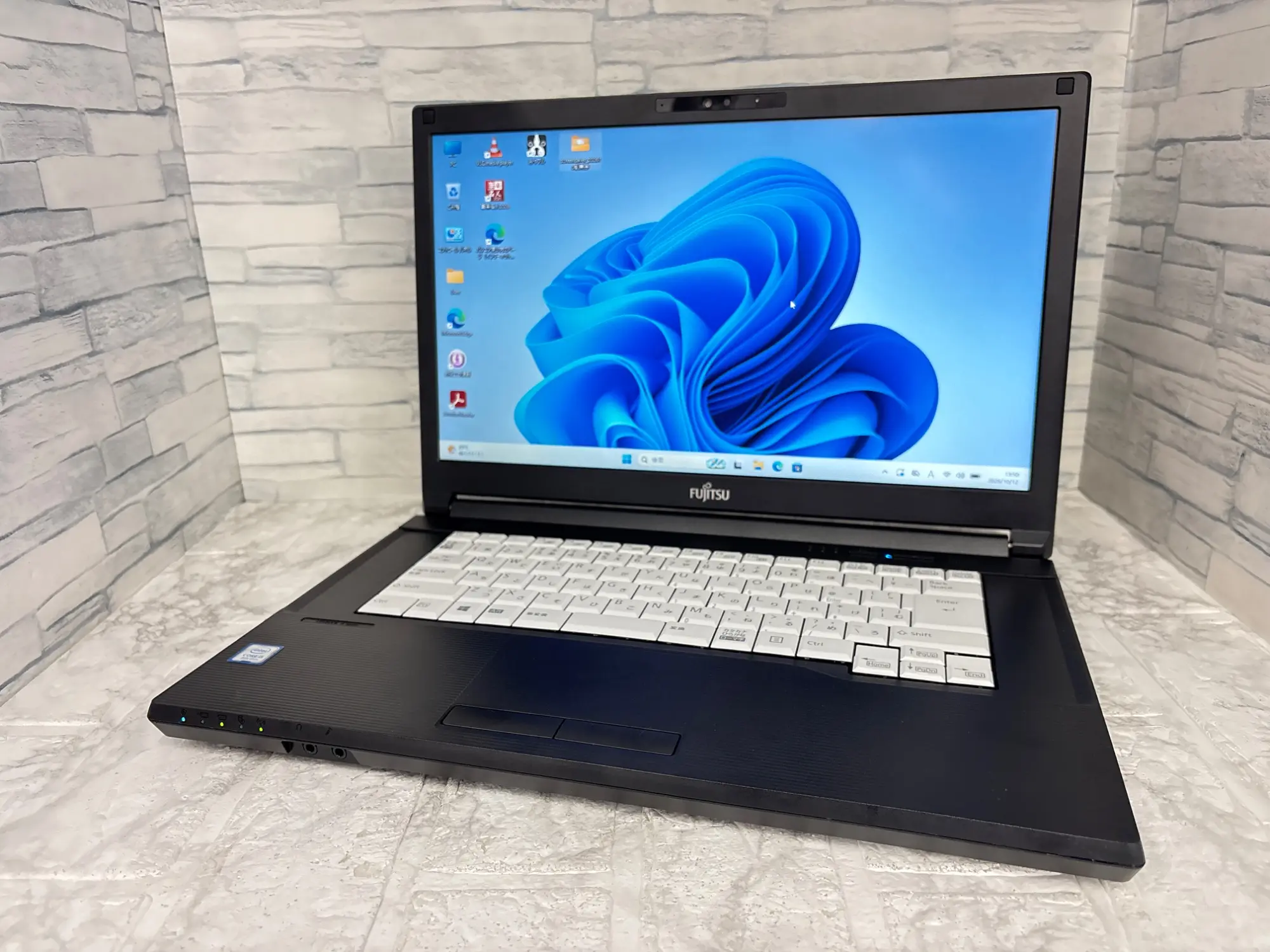 富士通 LIFEBOOK A579/B(Corei5-8265U 1.9GHz / メモリ:8GB / HDD