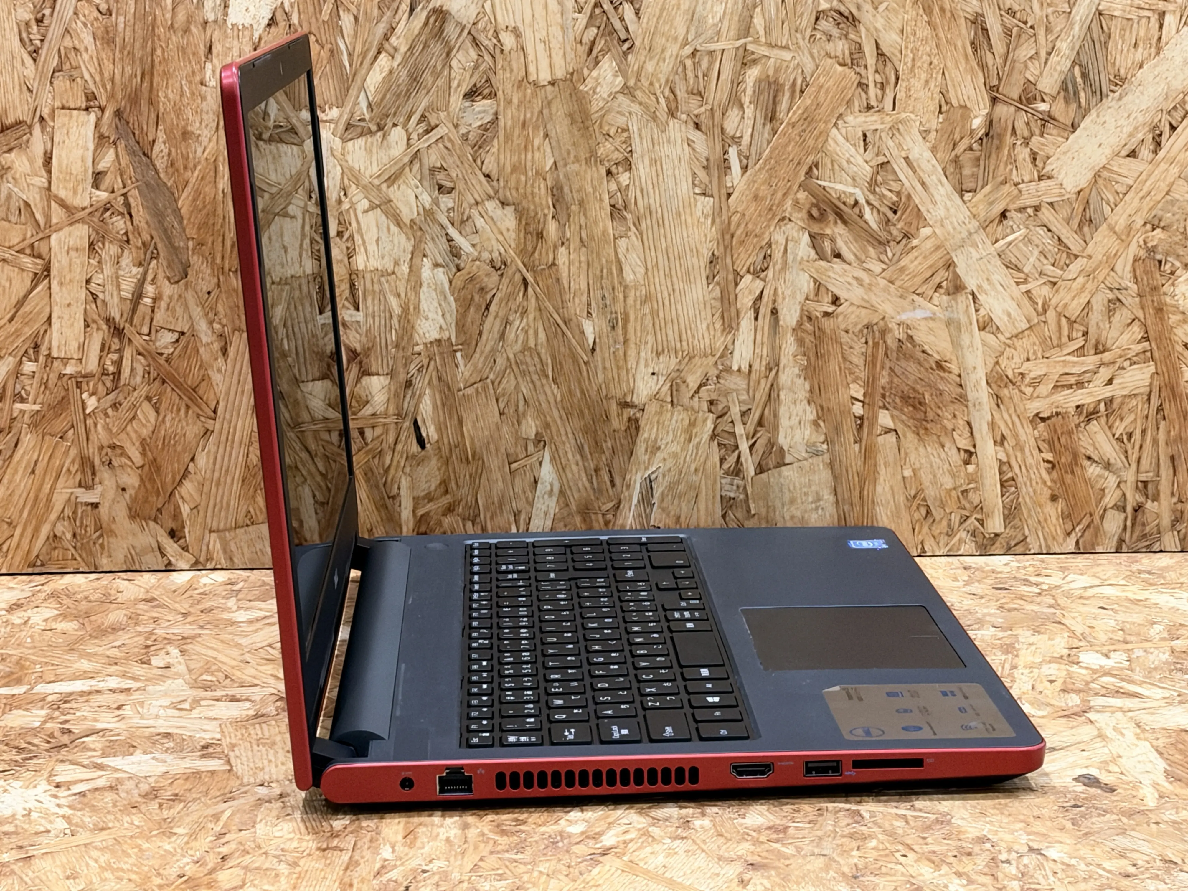DELL Inspiron 15 5558レッド 本体 DELL Inspiron 15 5558 「訳あり」(Celeron 3205U 1.5GHz/8GB/SSD