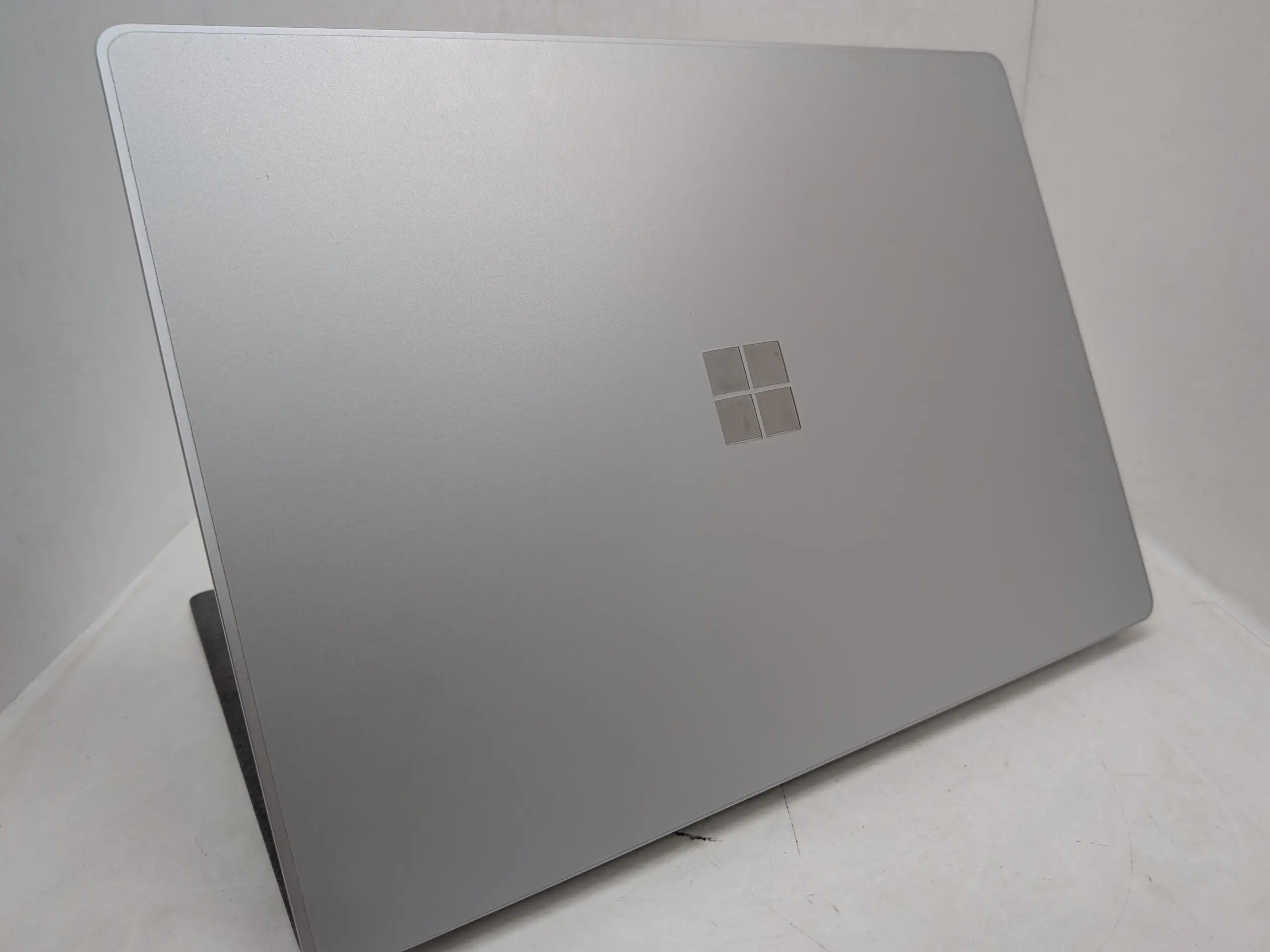 Microsoft Surface Laptop5(CPU： Core i5 1235U 2.5GHz/メモリ：8GB