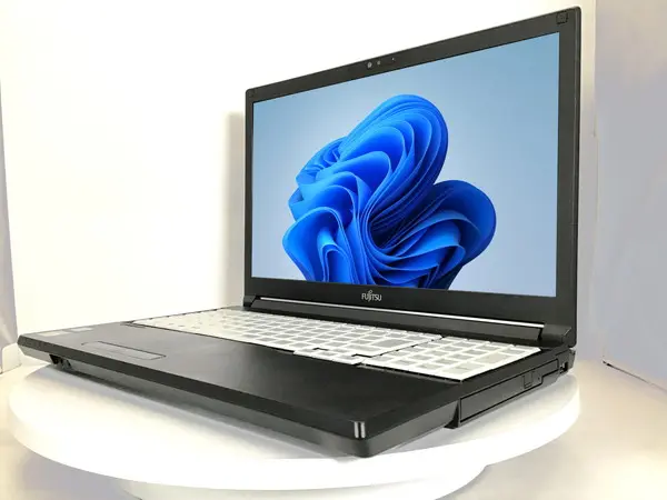 富士通 LIFEBOOK A579/A（第8世代CPU）