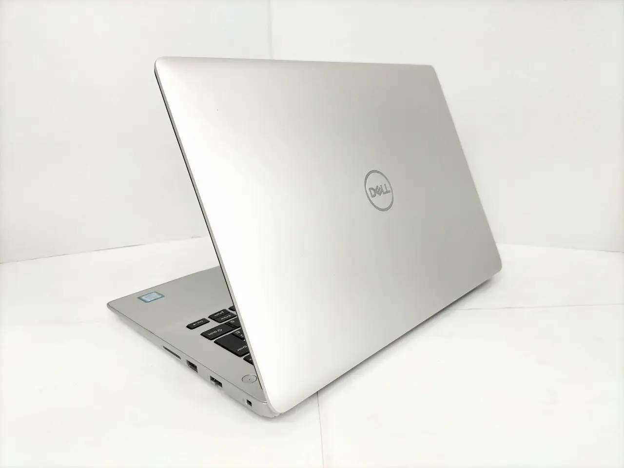 DELL Inspiron 5480(Corei5-8265U 1.6GHz/16GB/SSD:256GB ) 大容量