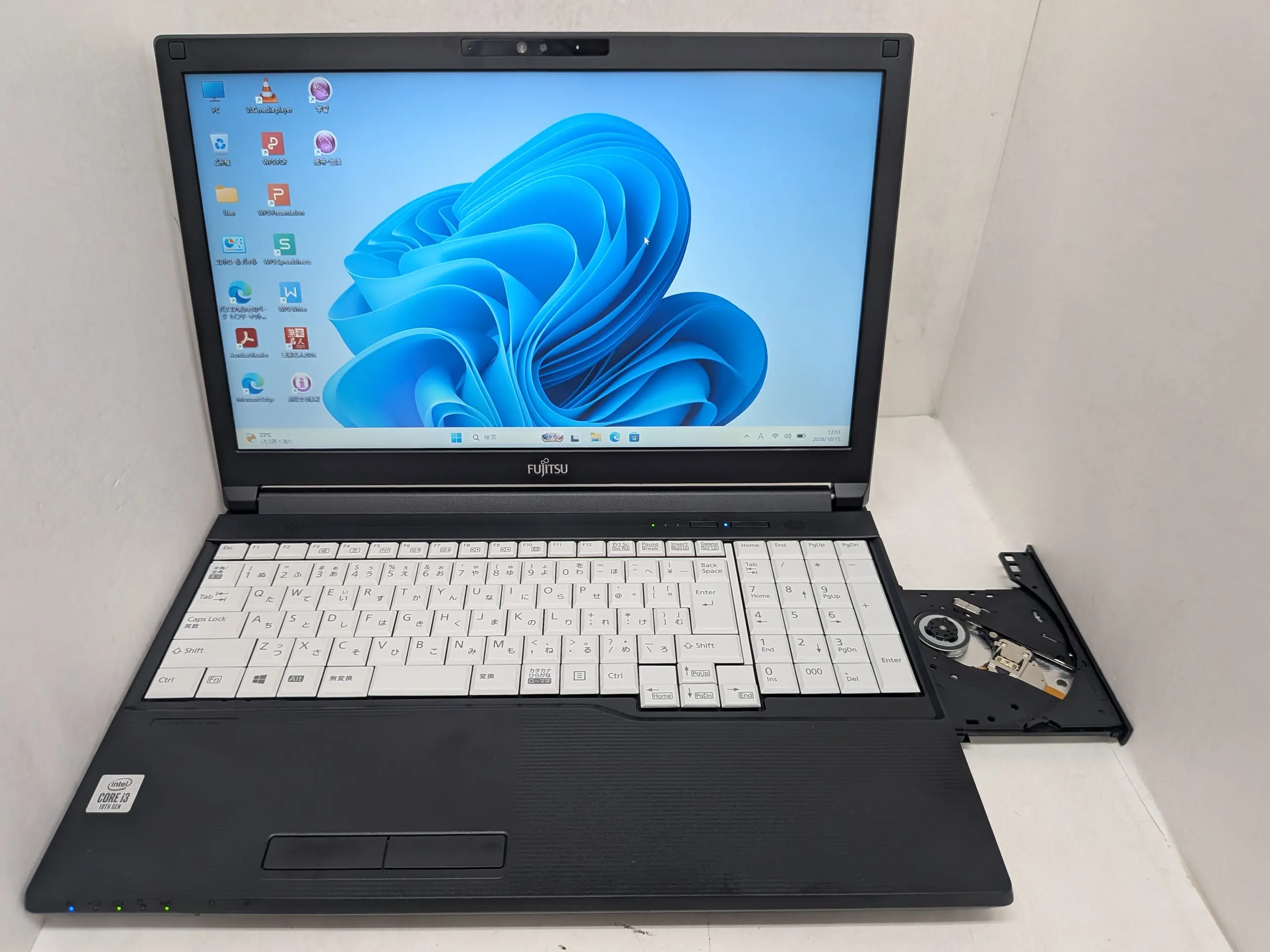 LIFEBOOK A5510/EX(CPU： Core i3 10110U 2.59GHz/メモリ：8GB/SSD：256GB)