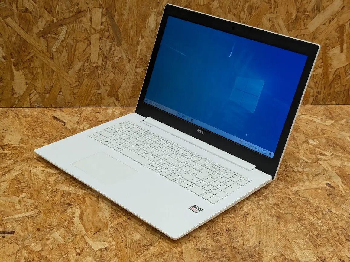 NEC LAVIE PC-NS10EM2W（AMD E2 9000）