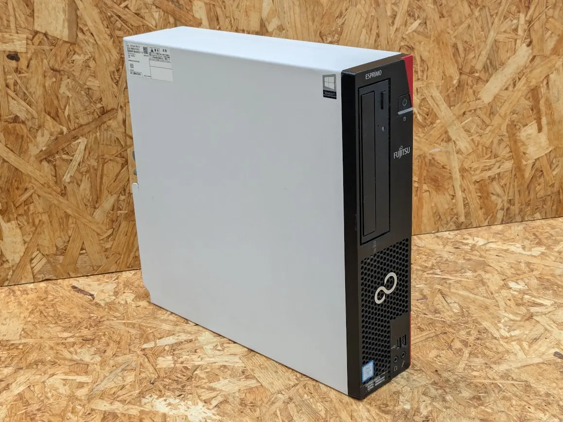 富士通 ESPRIMO D957/S (第７世代CPU)