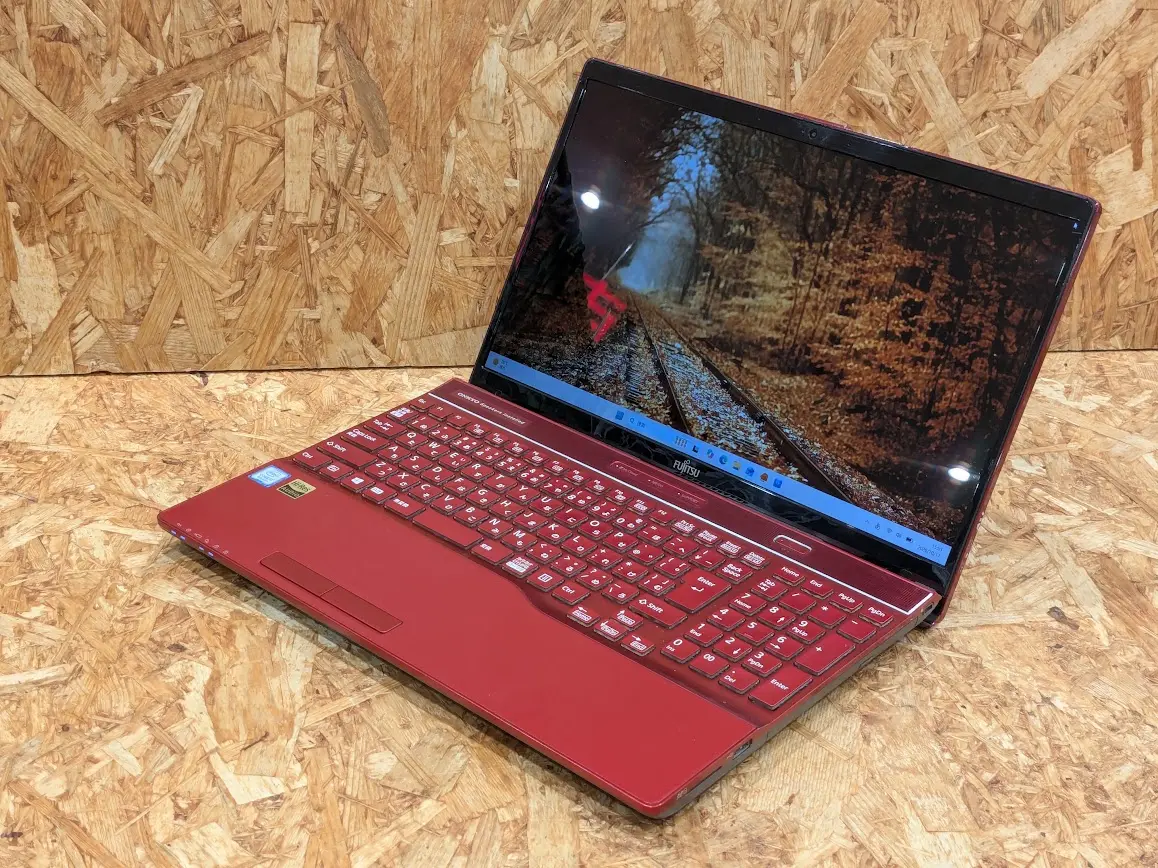 富士通 LIFEBOOK AH53/D1（第8世代CPU）