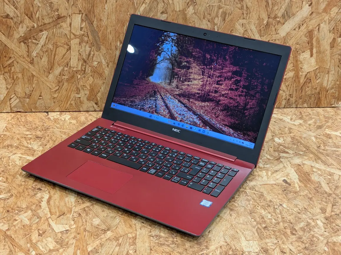 NEC Lavie NS700/KAR-E3（第8世代CPU）