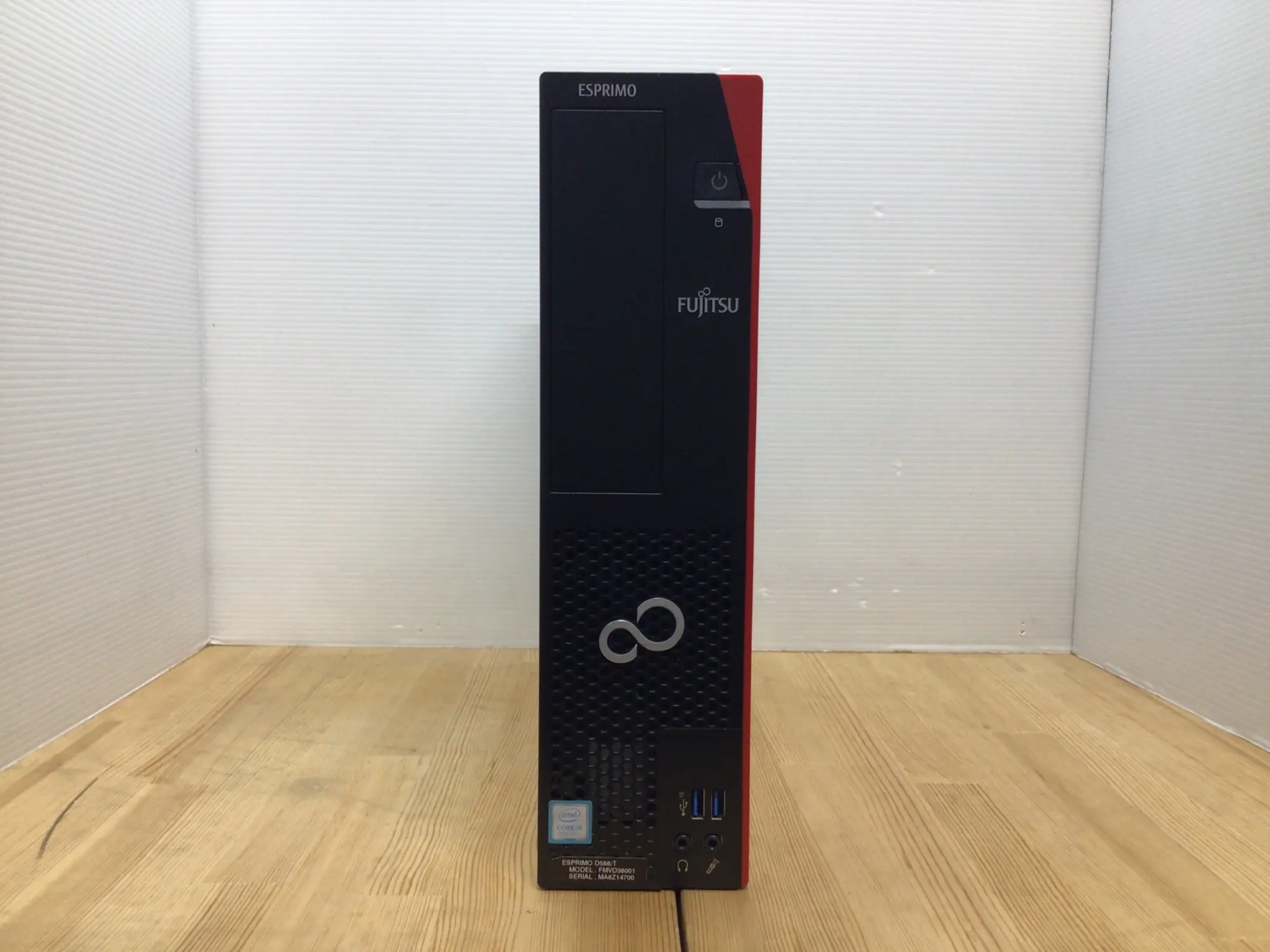富士通  ESPRIMO D588/T (第8世代CPU)