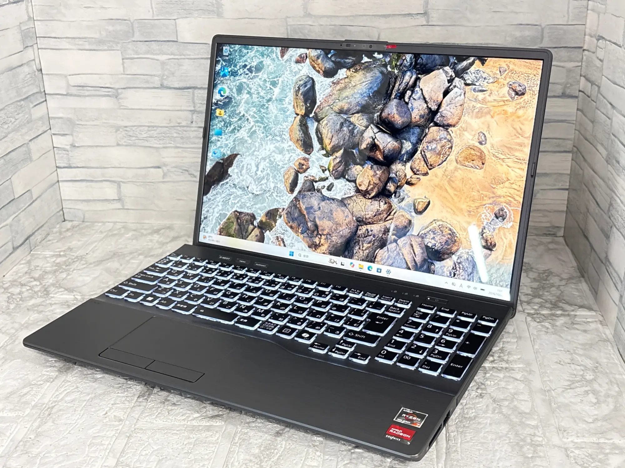 富士通 FMV A77-K3(Ryzen7-7735U 2.7GHz / メモリ:16GB / SSD:512GB )2025年製