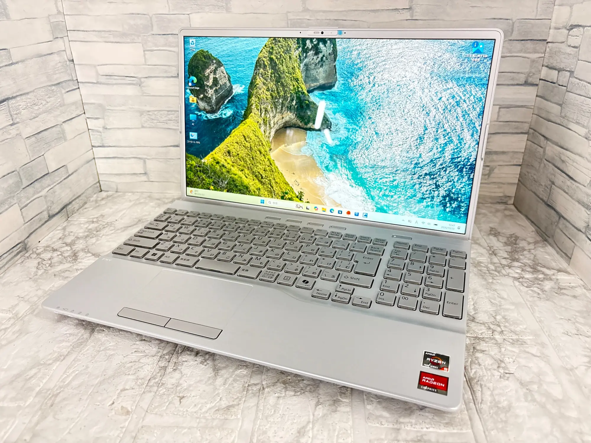 富士通 FMV A500-K3(Ryzen5-7430U 2.3GHz / メモリ:16GB / SSD:256GB )2025年製