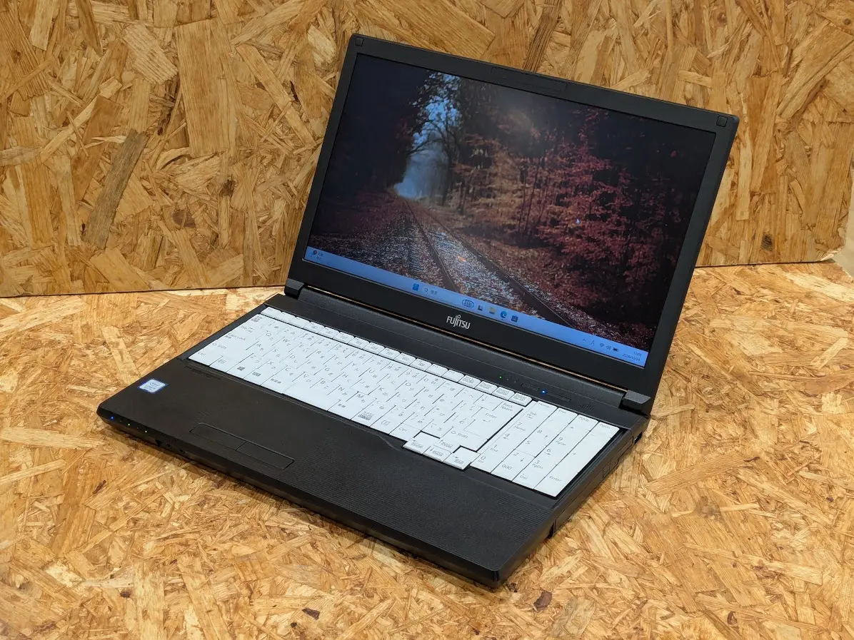富士通 LIFEBOOK A579/C (第8世代CPU)
